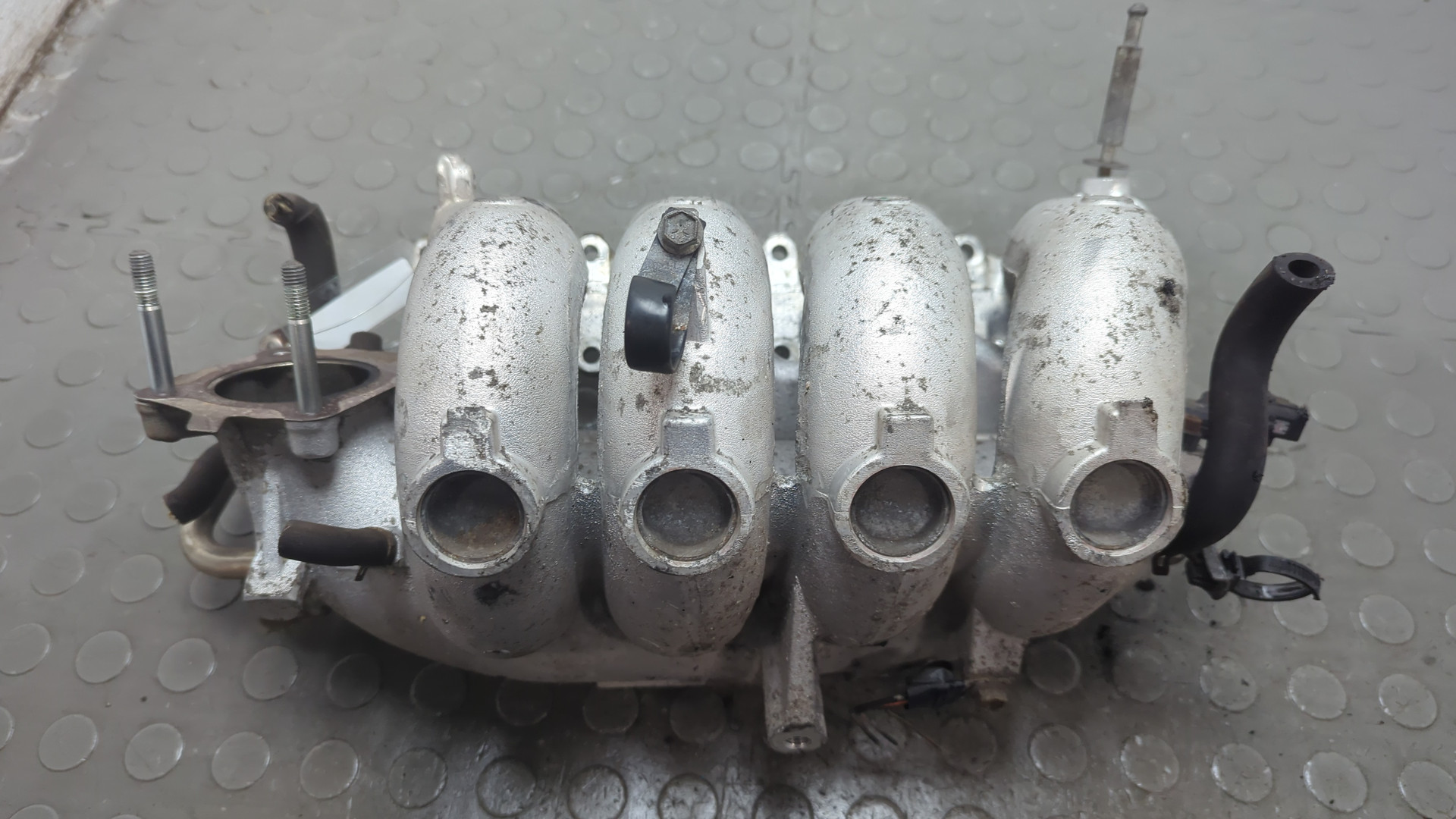 Коллектор впускной