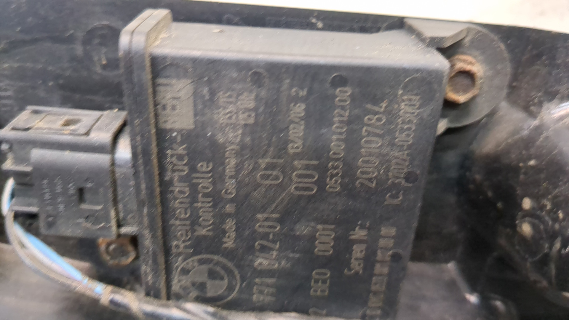 Кронштейн заднего бампера левый