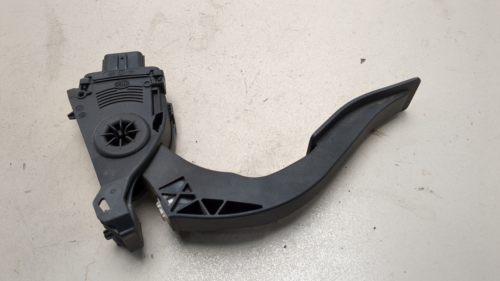 Педаль газа