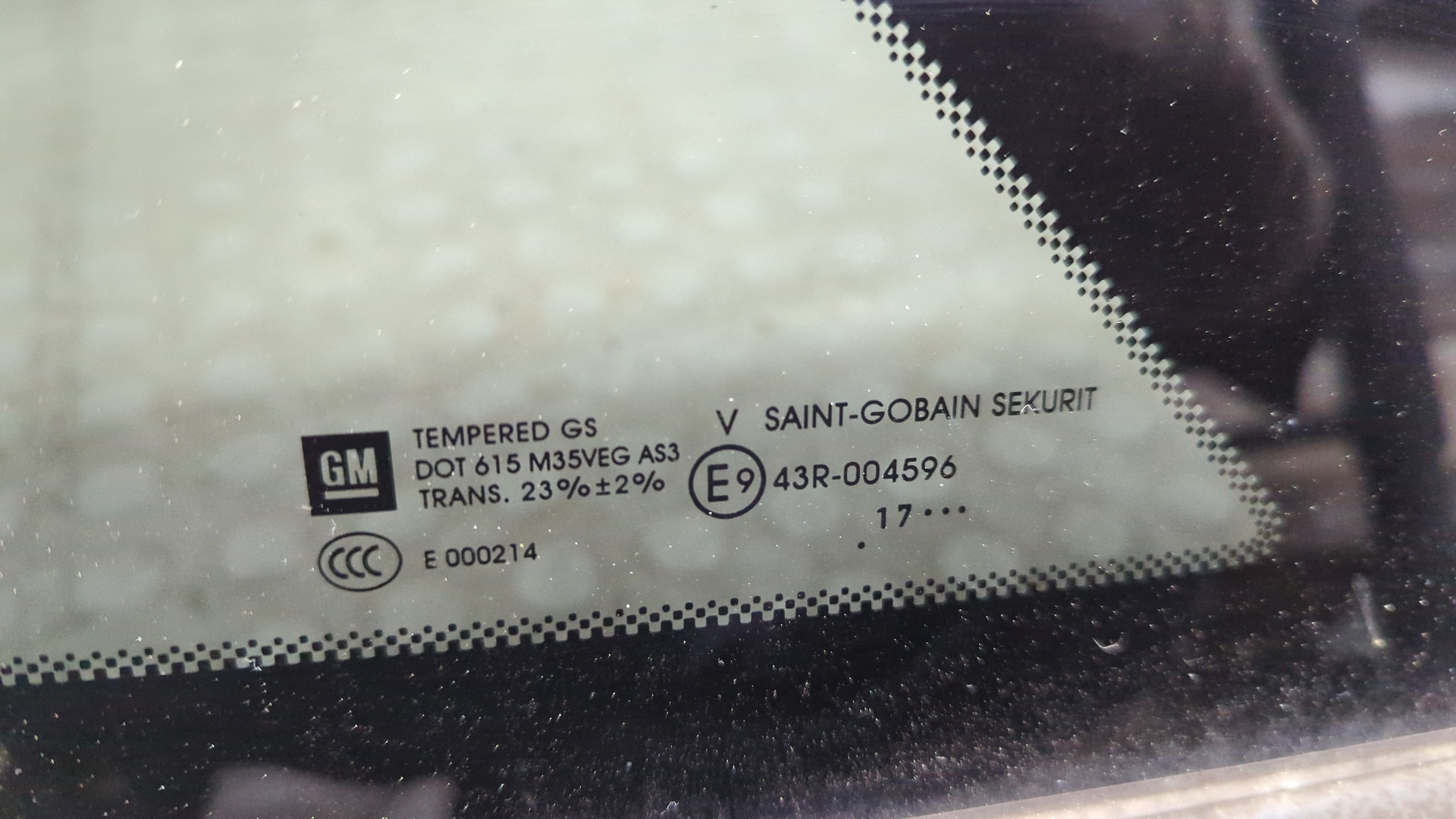 Стекло боковое