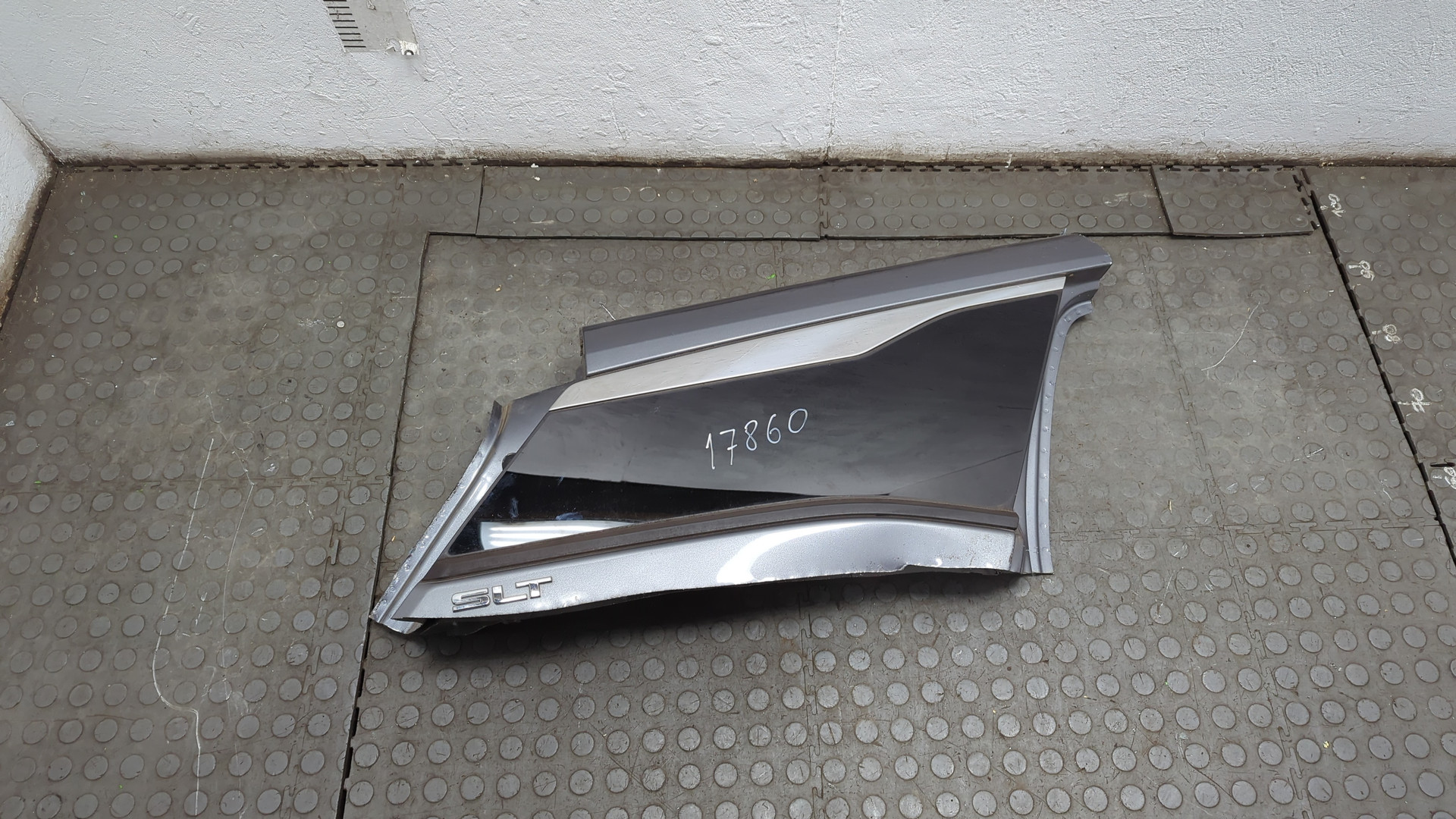 Стекло кузовное глухое правое