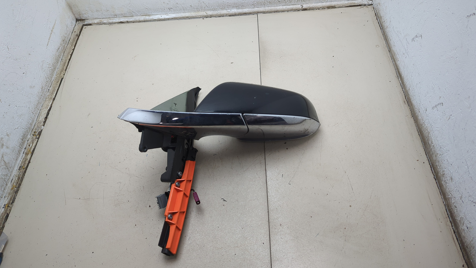 Зеркало левое электрическое