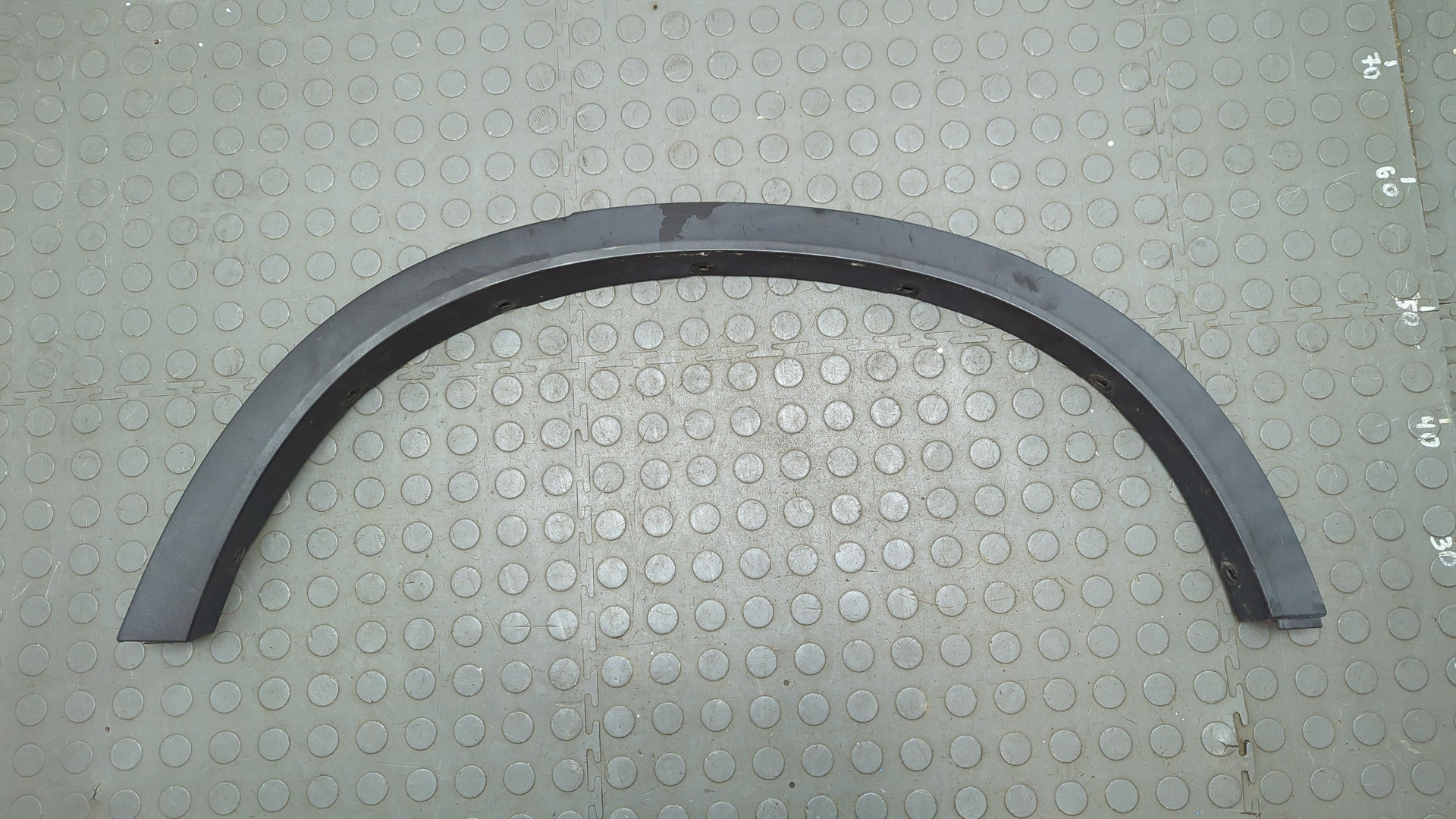 Накладка заднего крыла левого