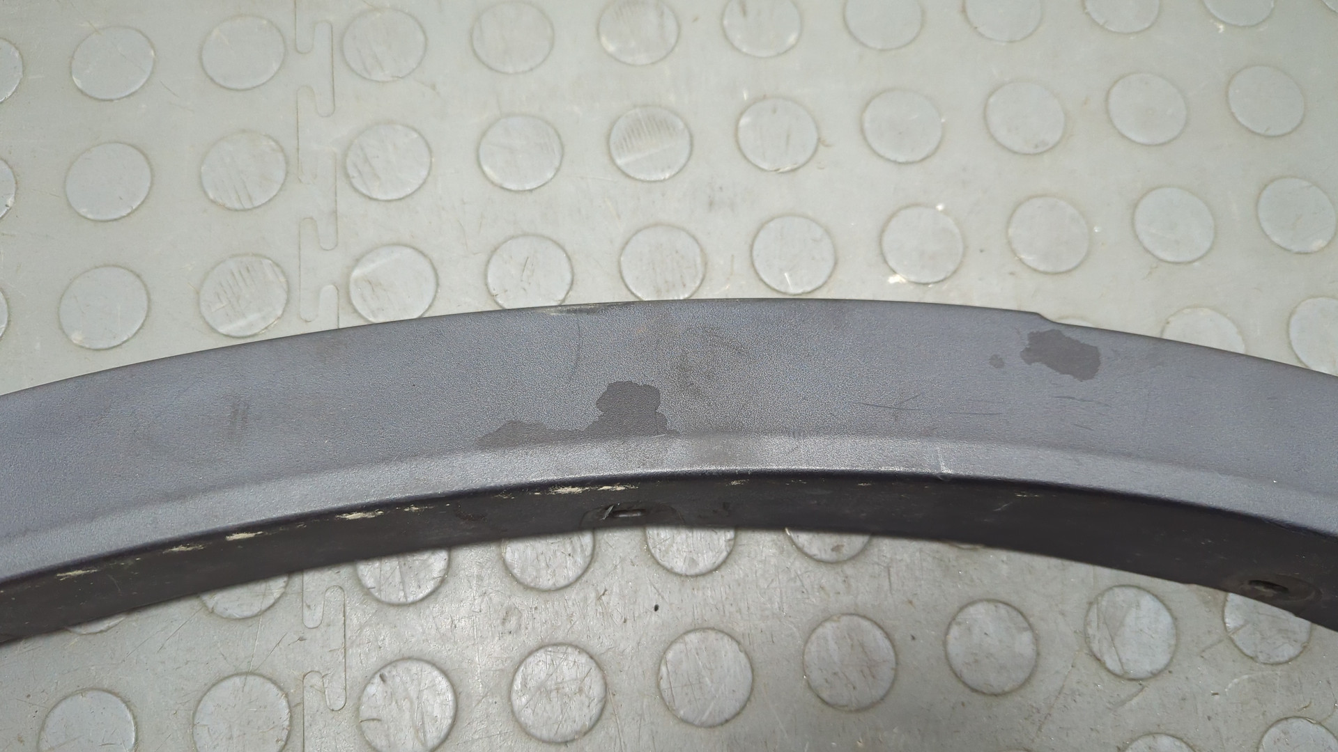 Молдинг заднего крыла правого