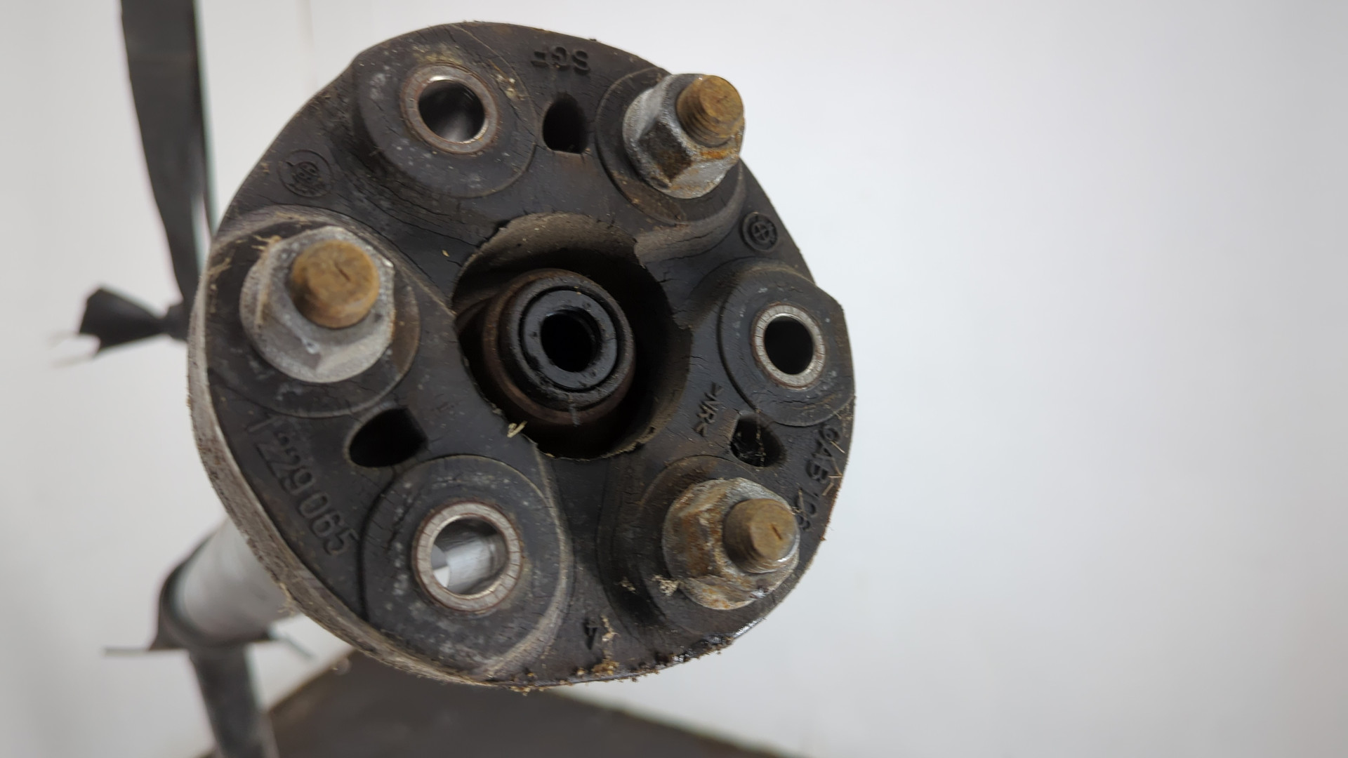 Вал карданный задний