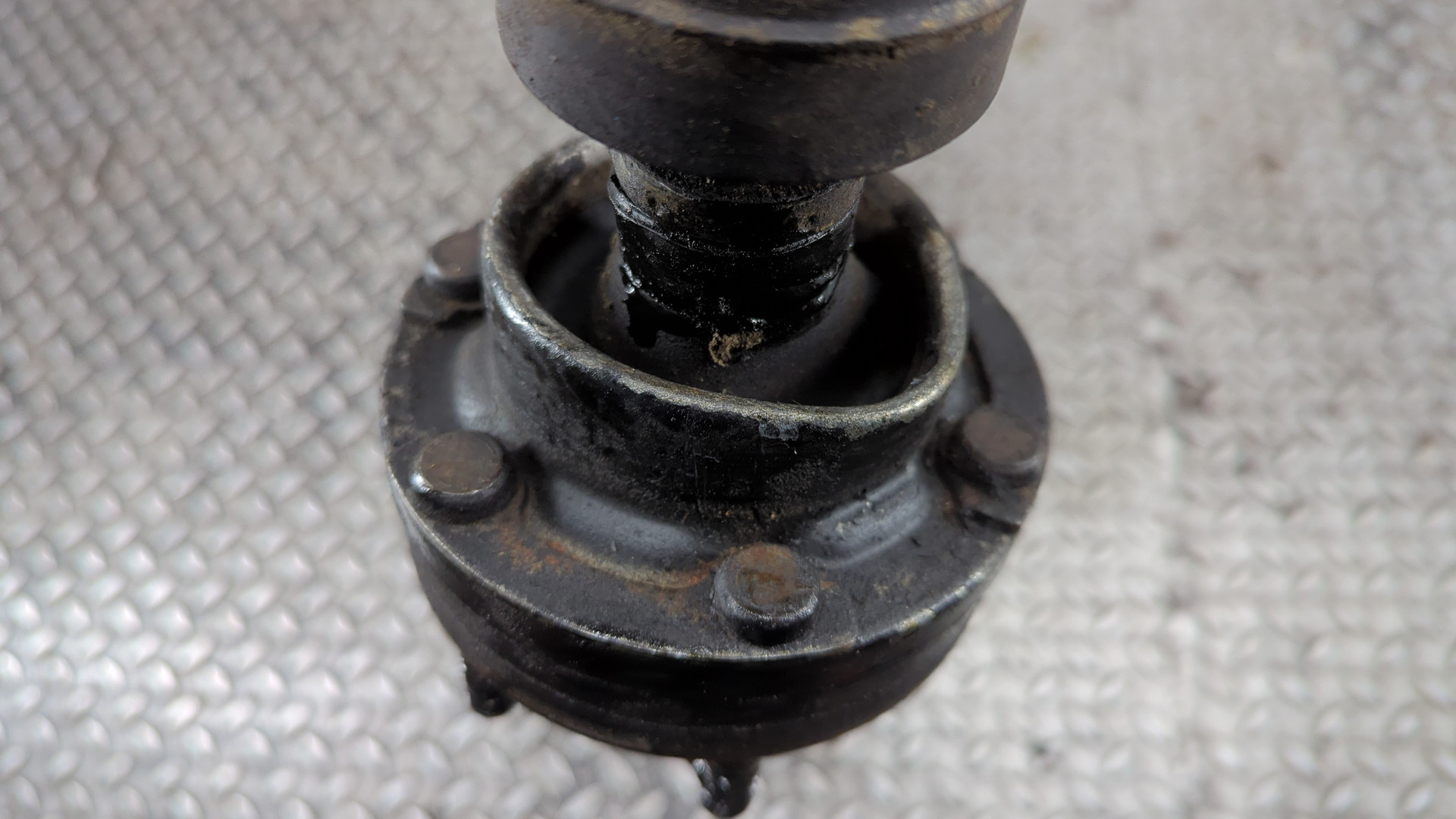 Вал карданный задний