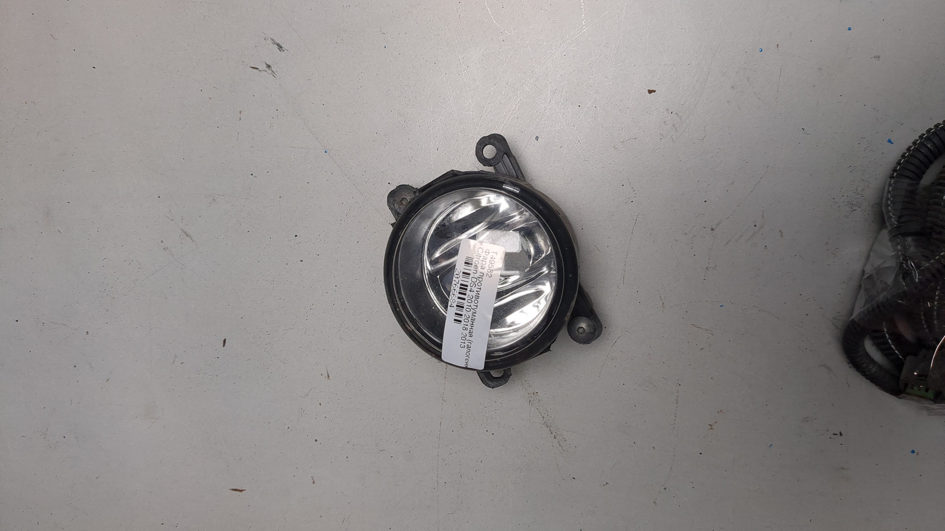 Фара противотуманная правая