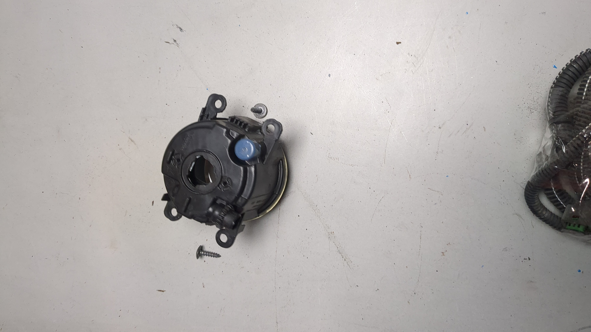 Фара противотуманная правая