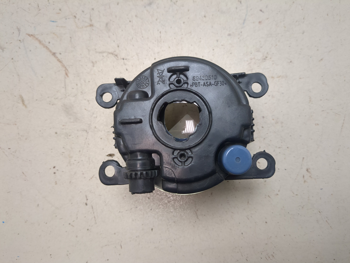 Фара противотуманная правая