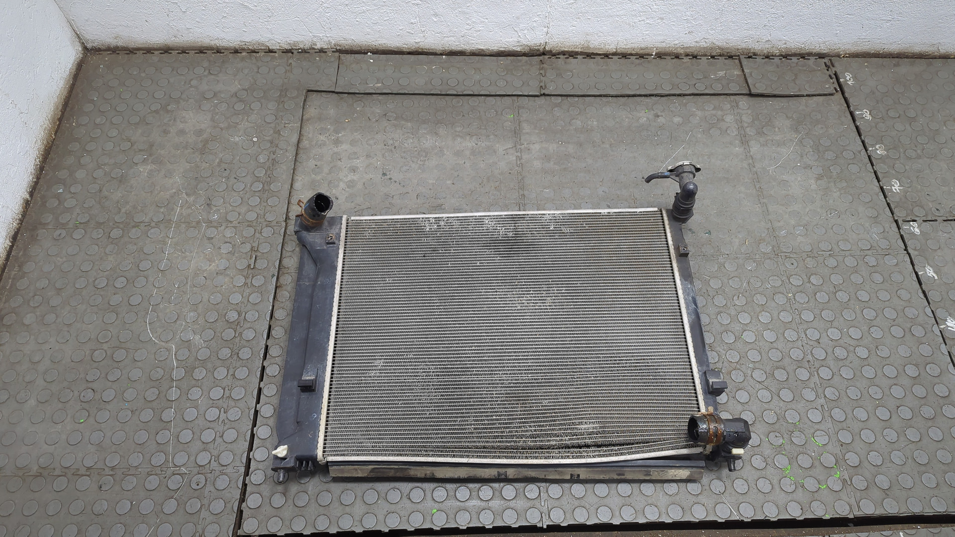 Радиатор охлаждения двигателя основной