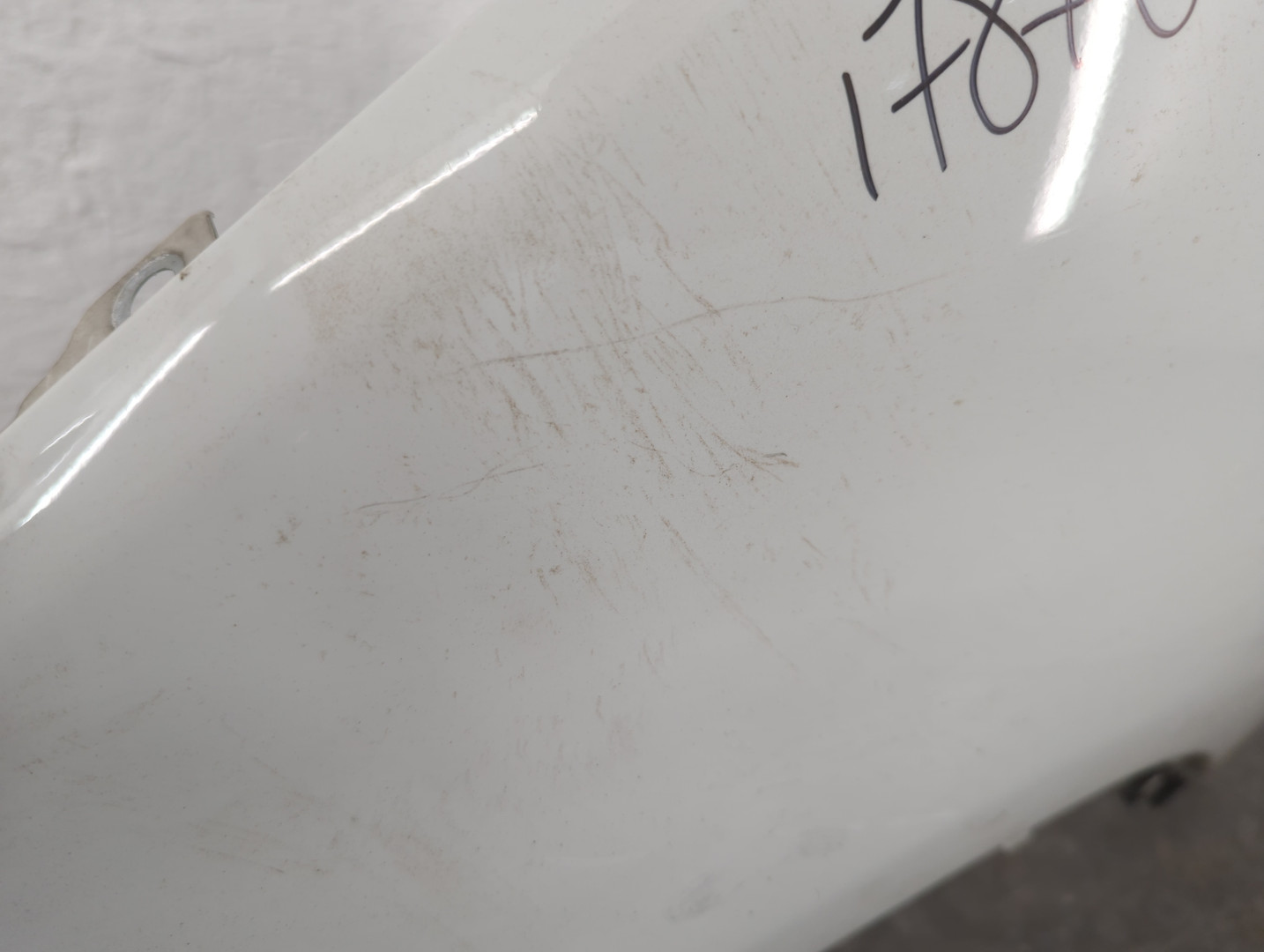 Крыло переднее левое