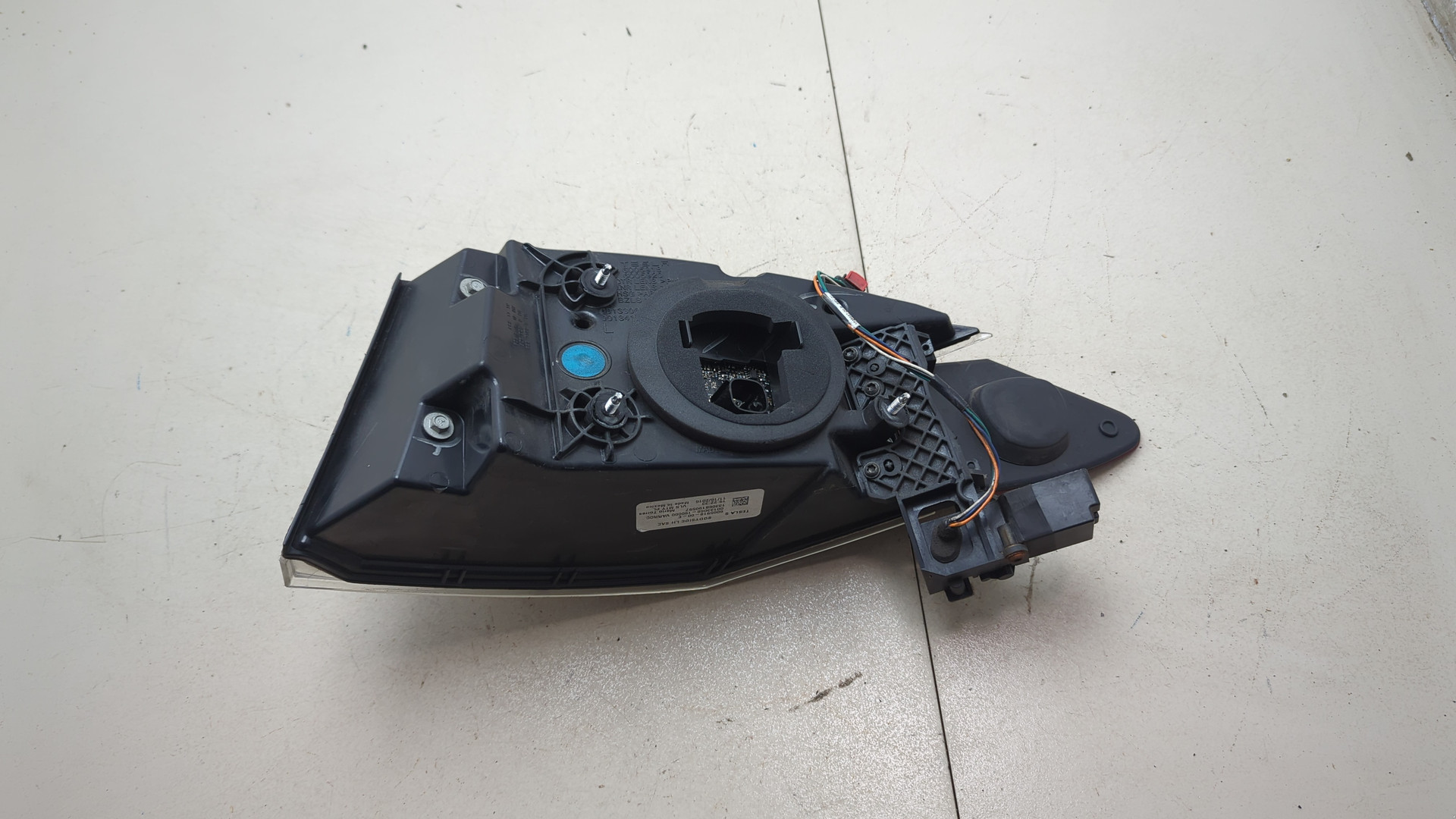 Фонарь задний левый