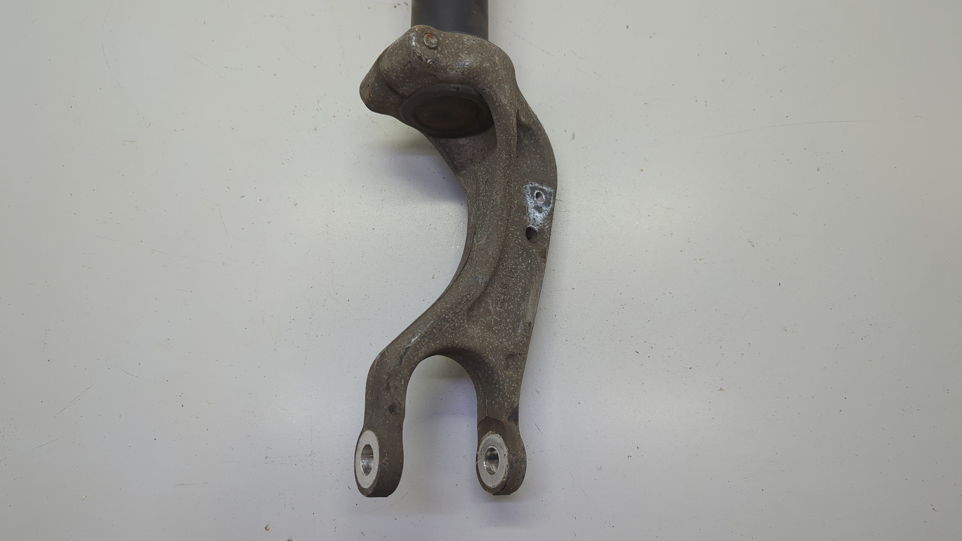 Амортизатор передний