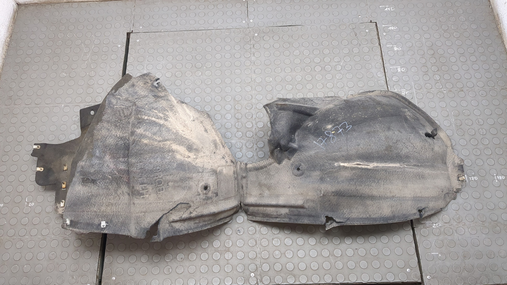 Локер передний левый