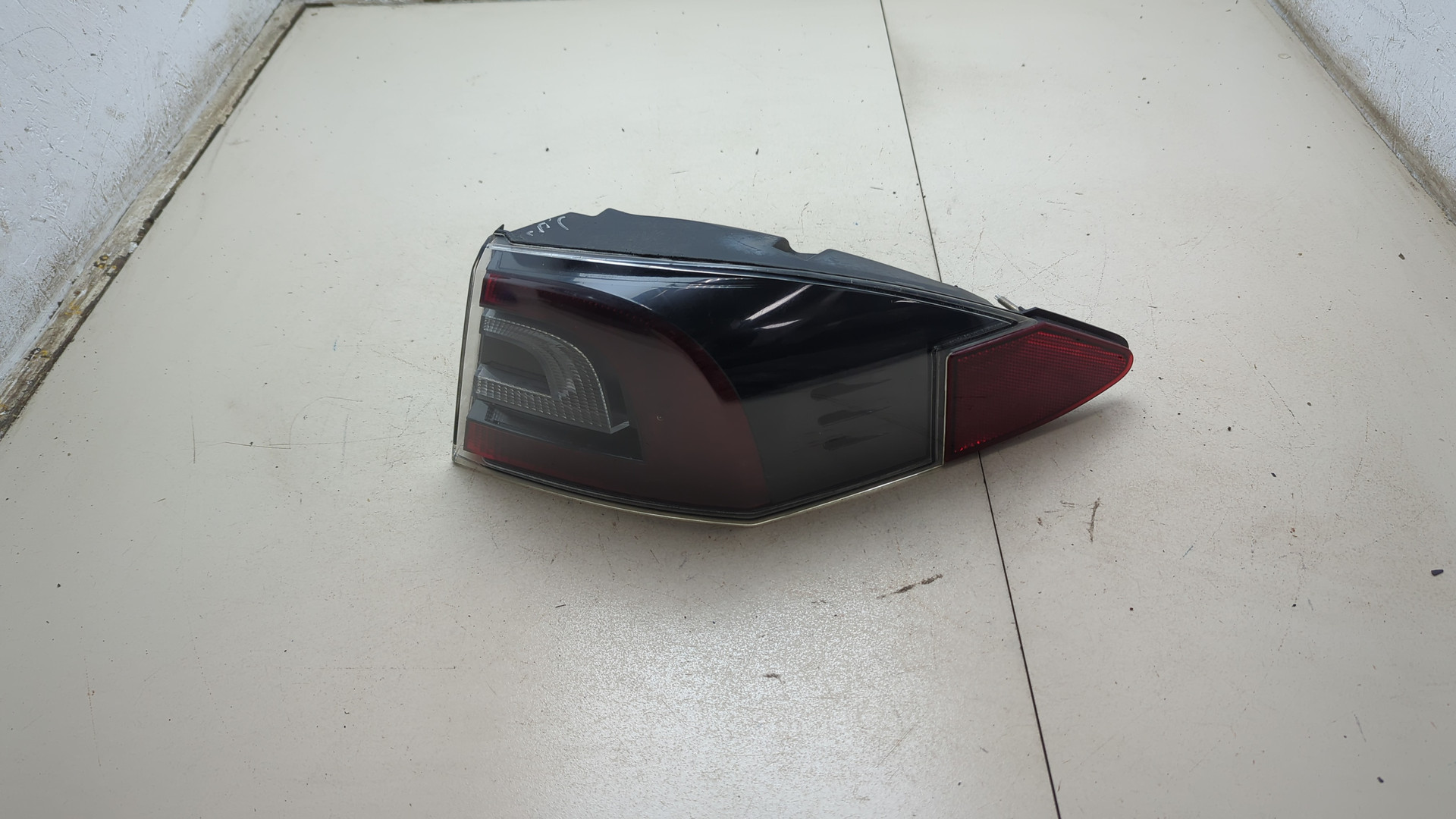 Фонарь задний правый