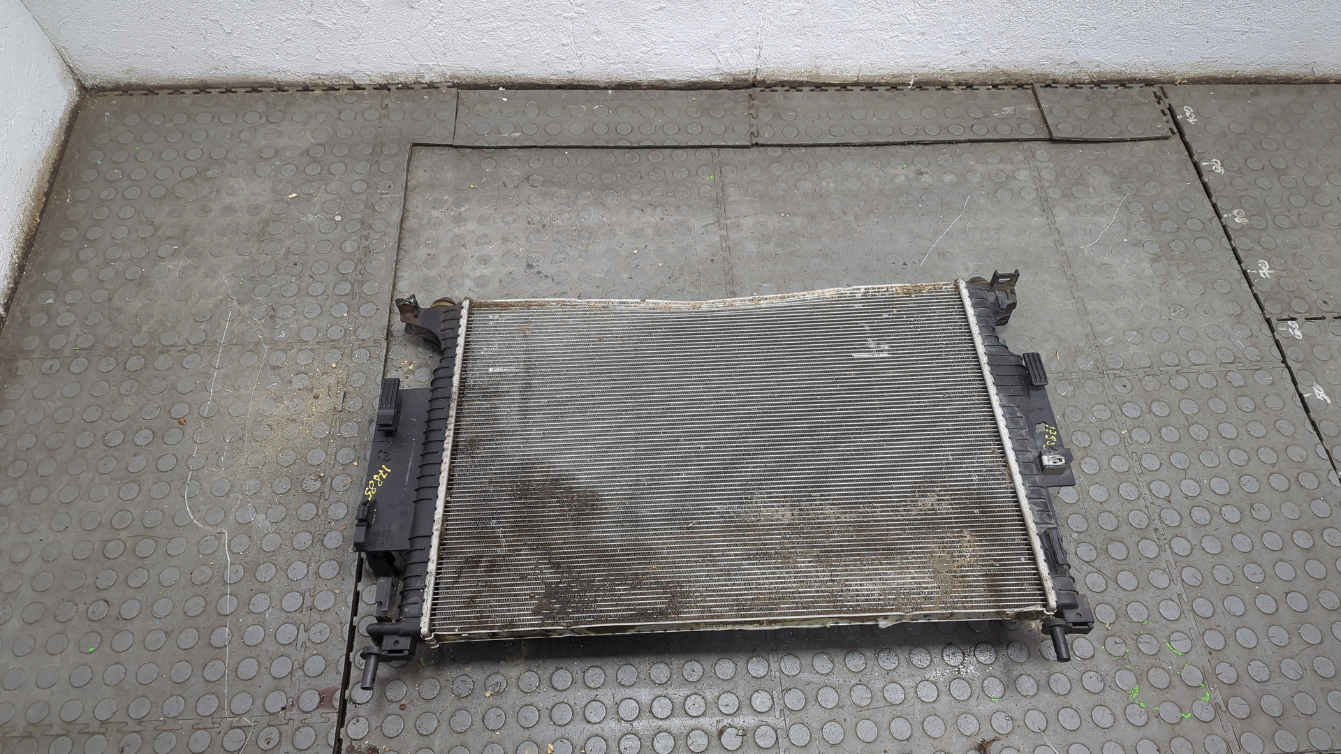 Радиатор охлаждения двигателя основной