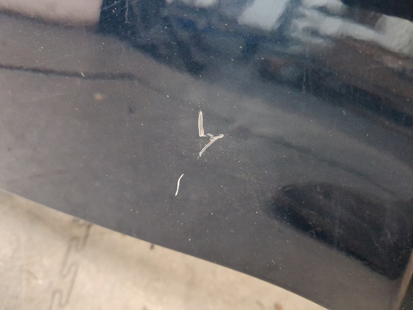 Крыло переднее левое