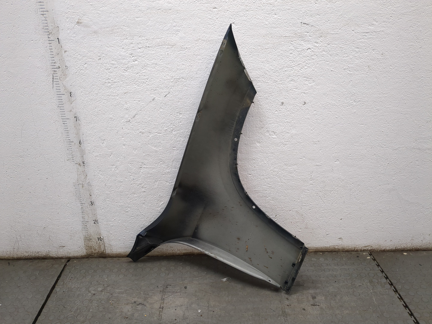 Крыло переднее левое