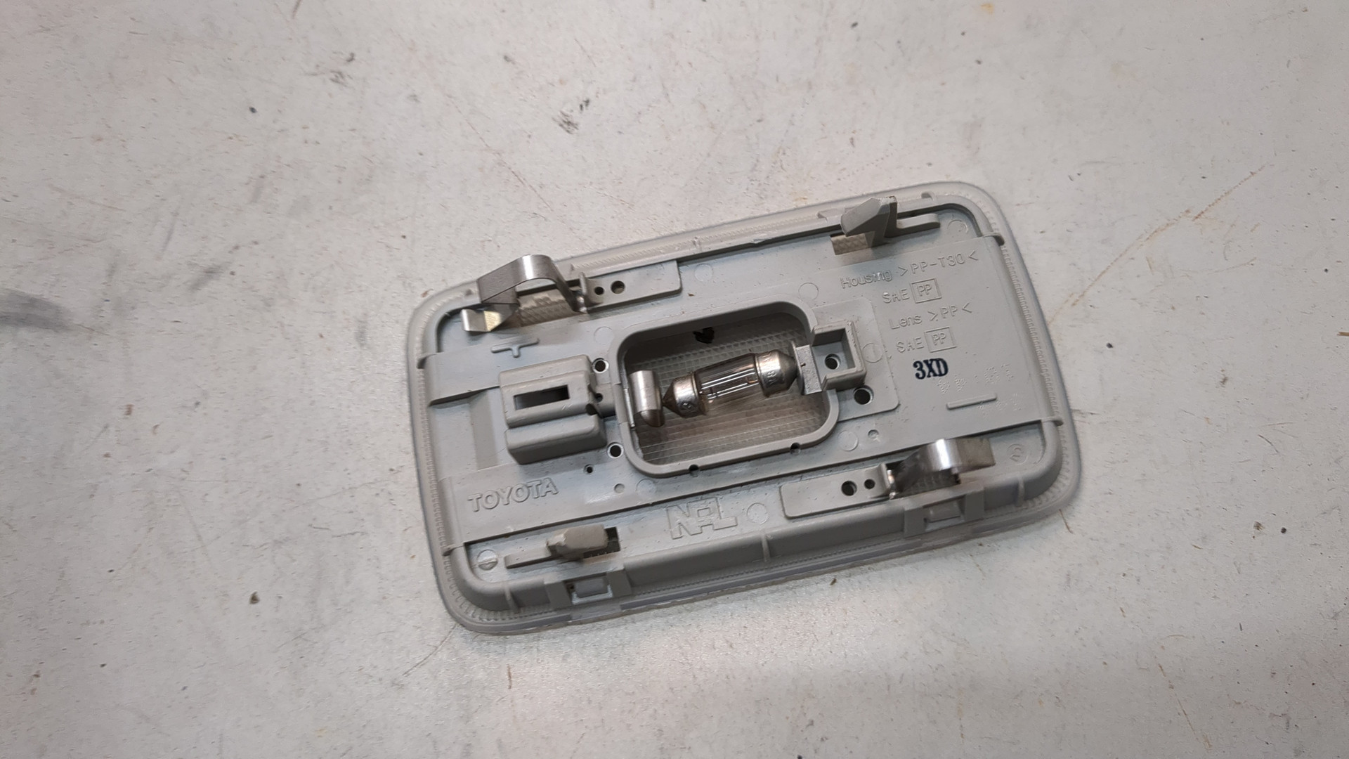 Плафон салонный