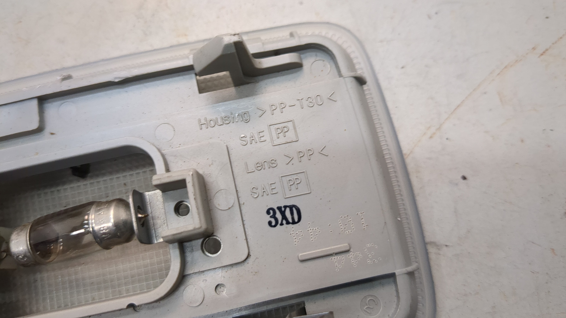 Плафон салонный