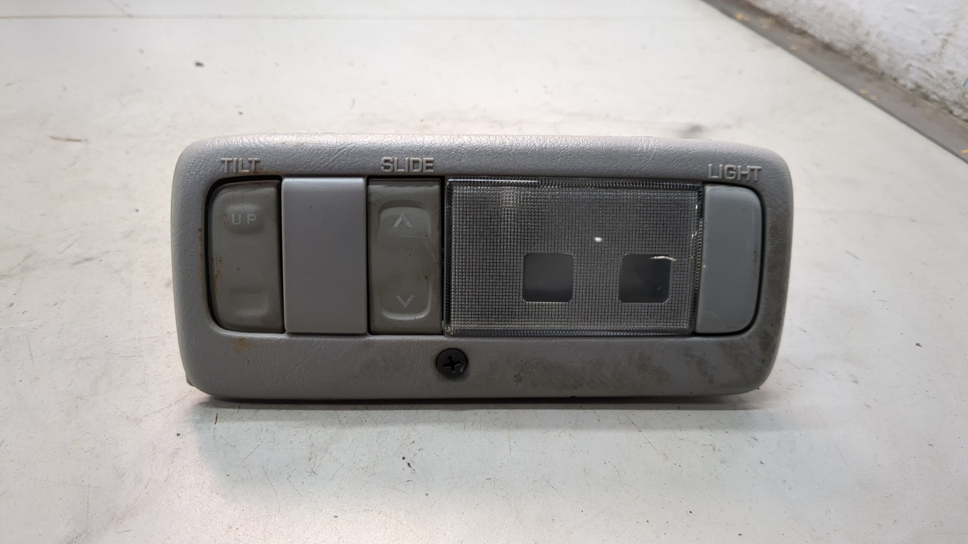 Плафон салонный