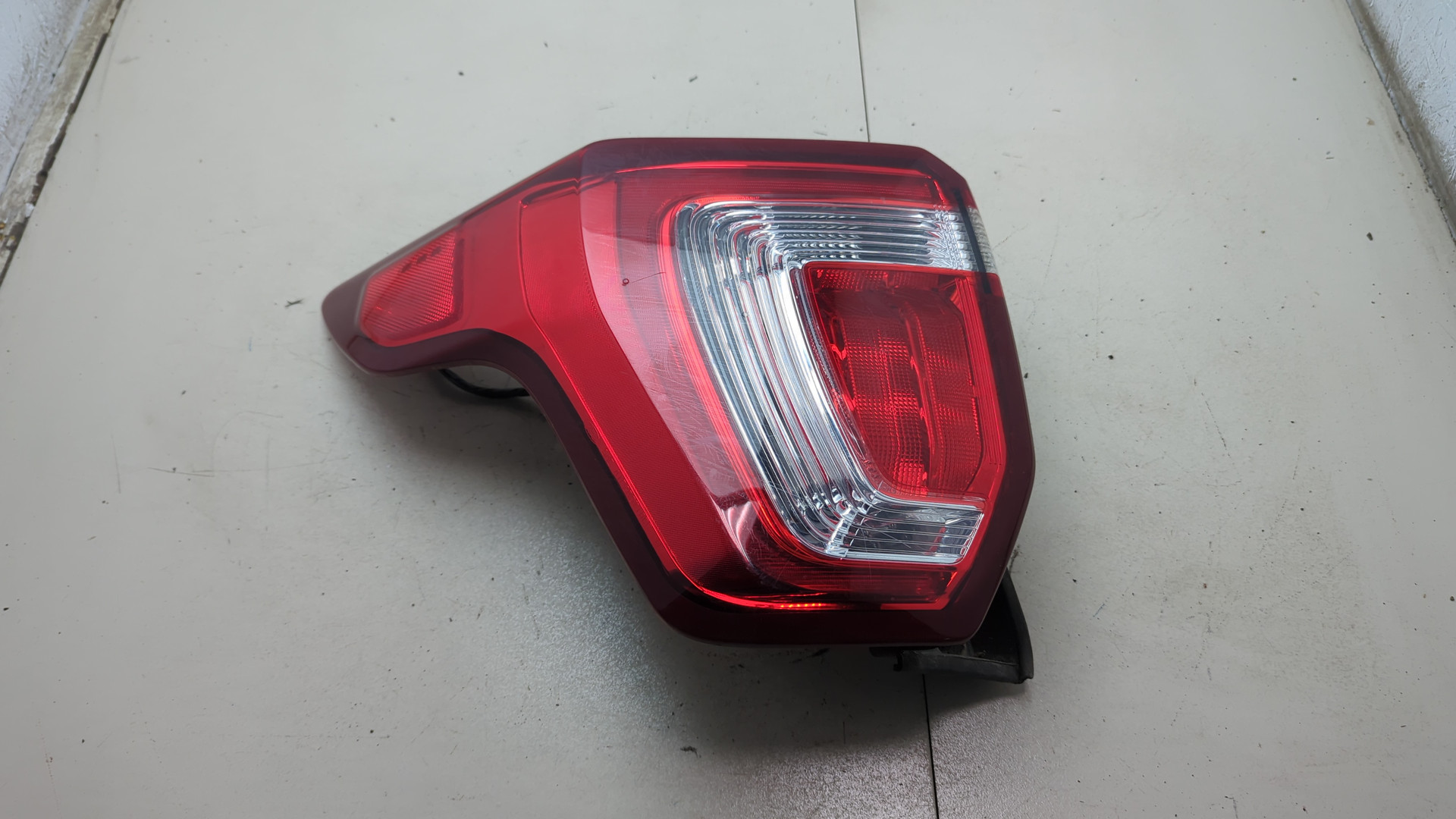 Фонарь задний левый