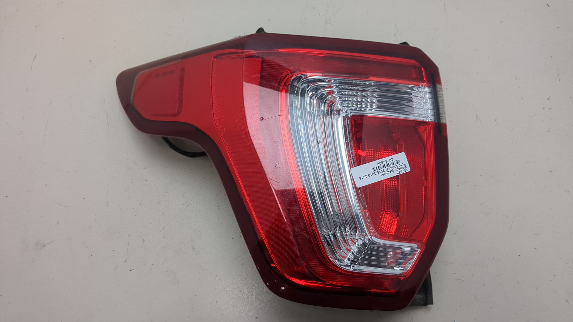 Фонарь задний левый