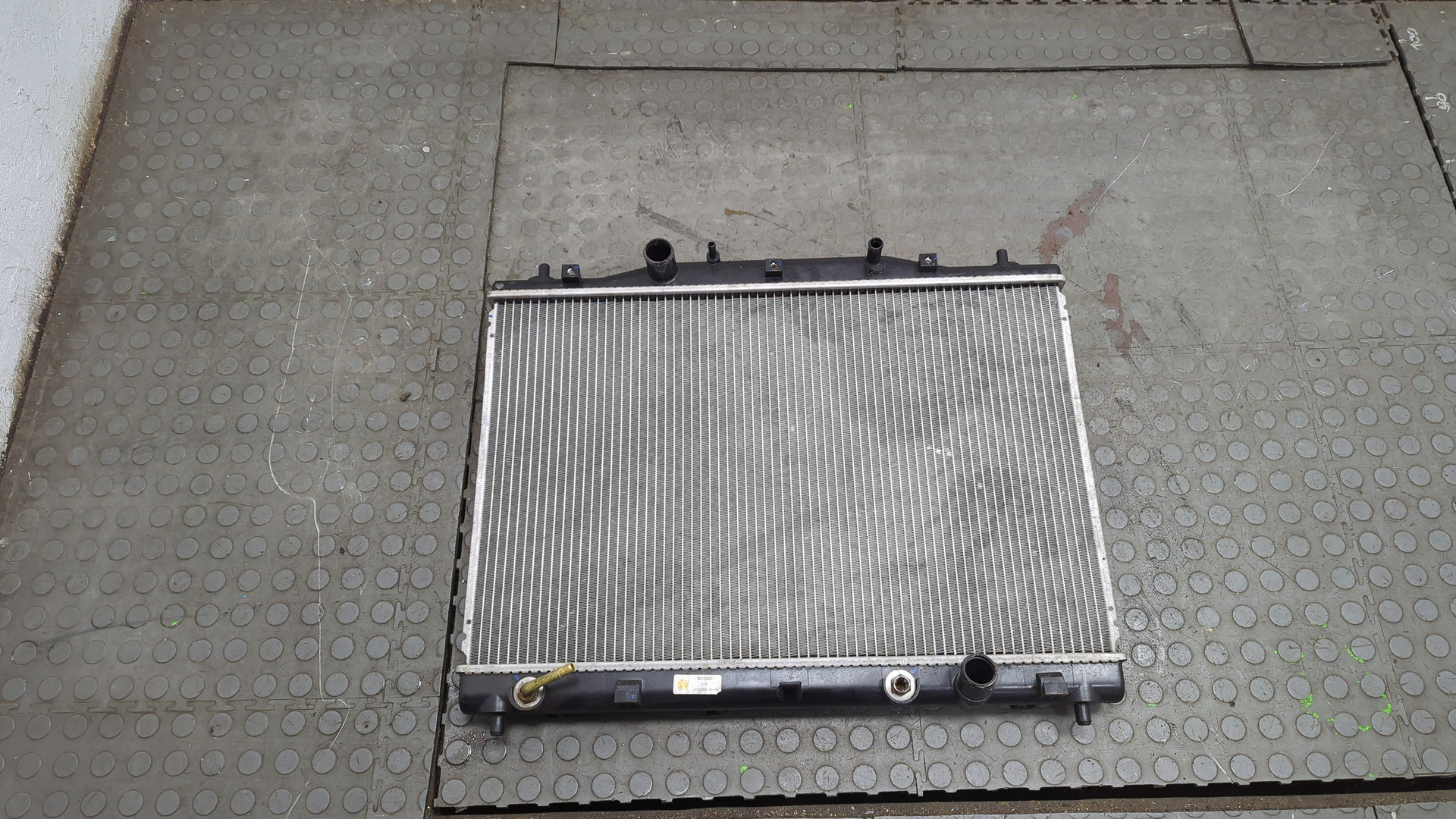 Радиатор охлаждения двигателя основной