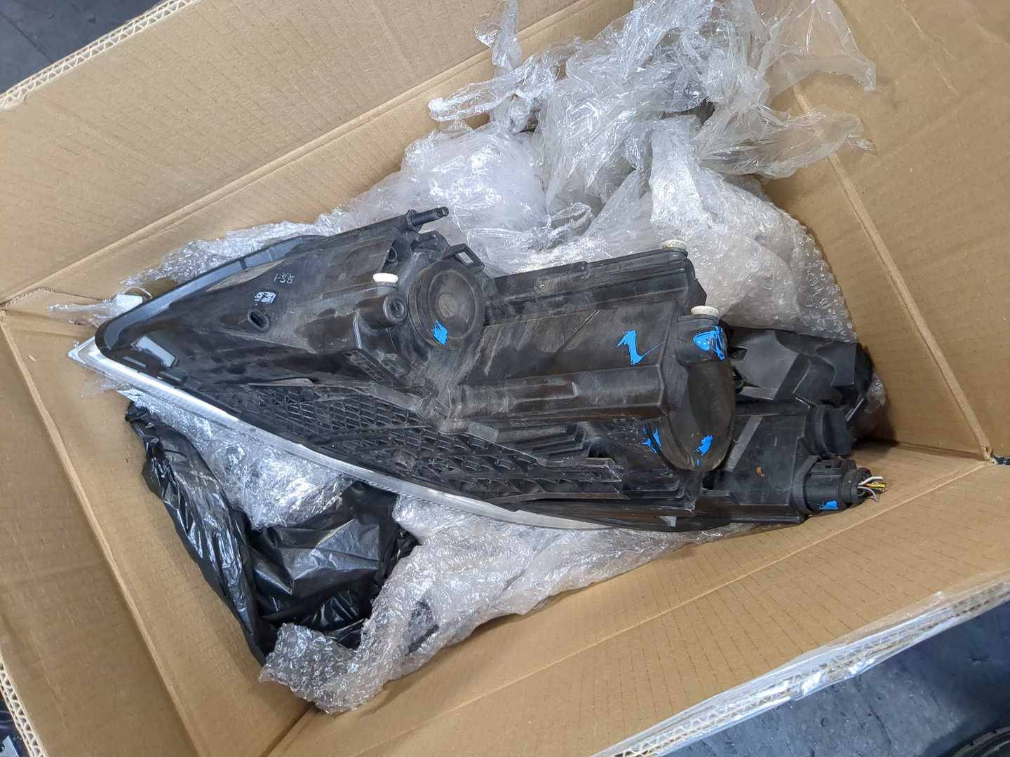 Фара правая