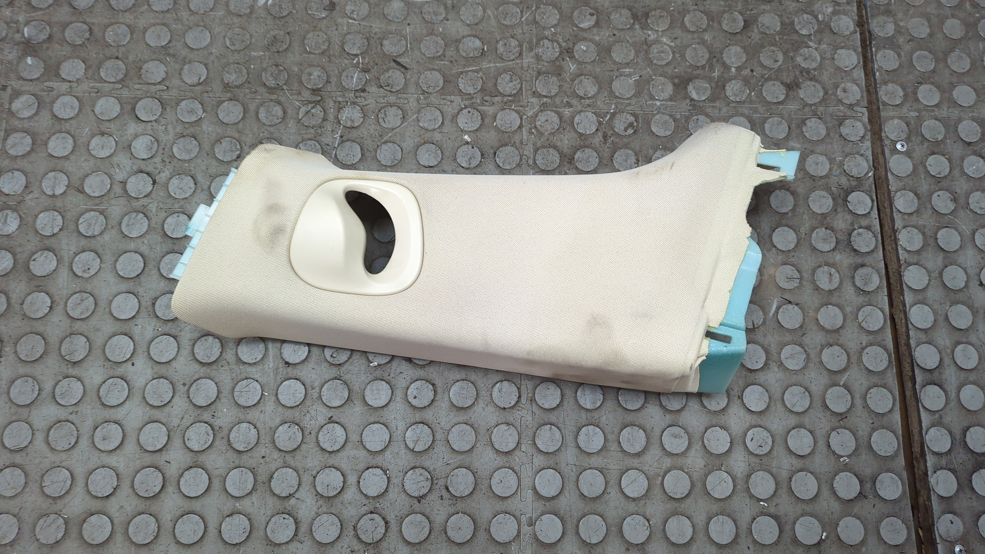 Обшивка стойки