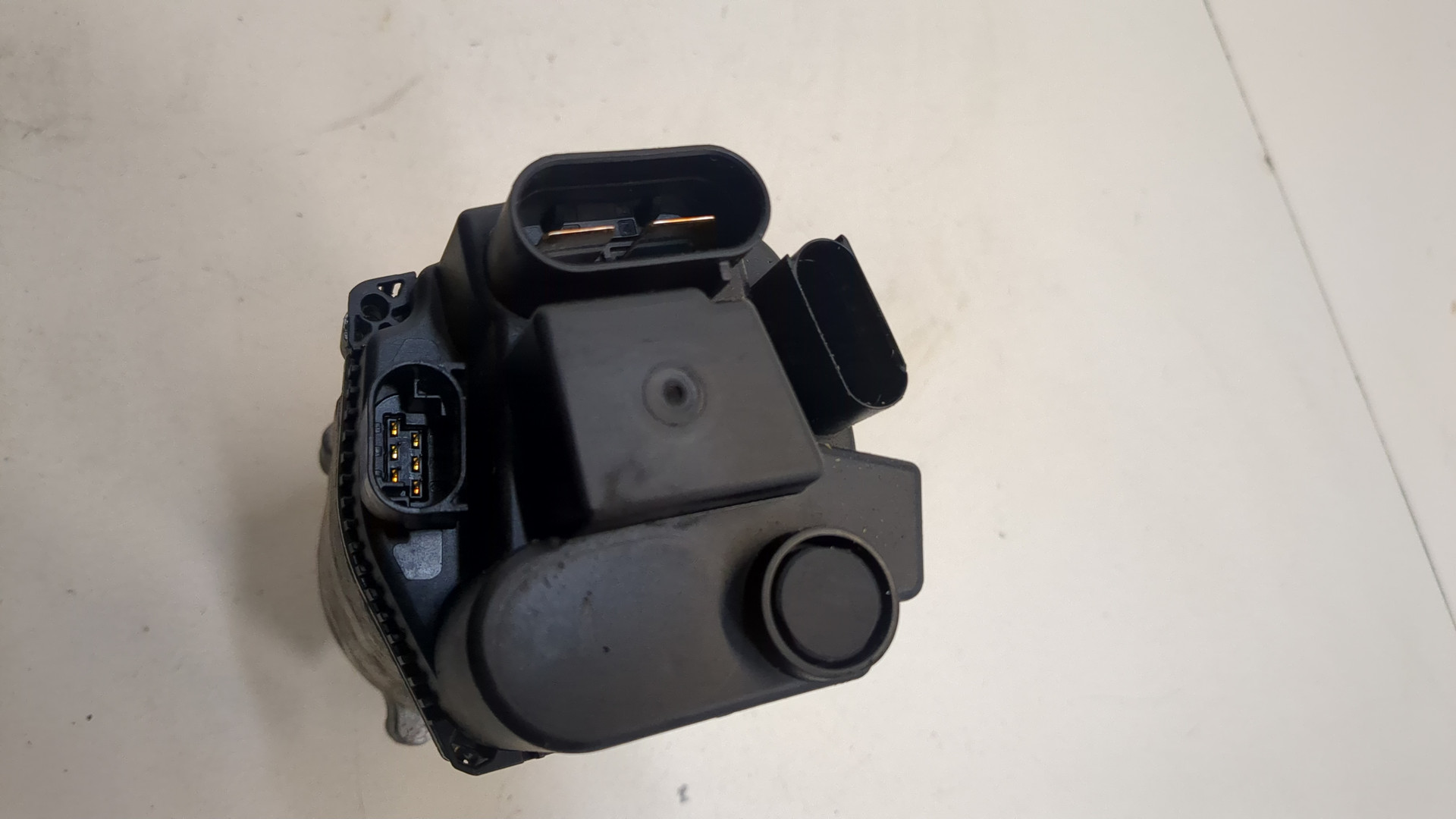 Серводвигатель рулевой рейки