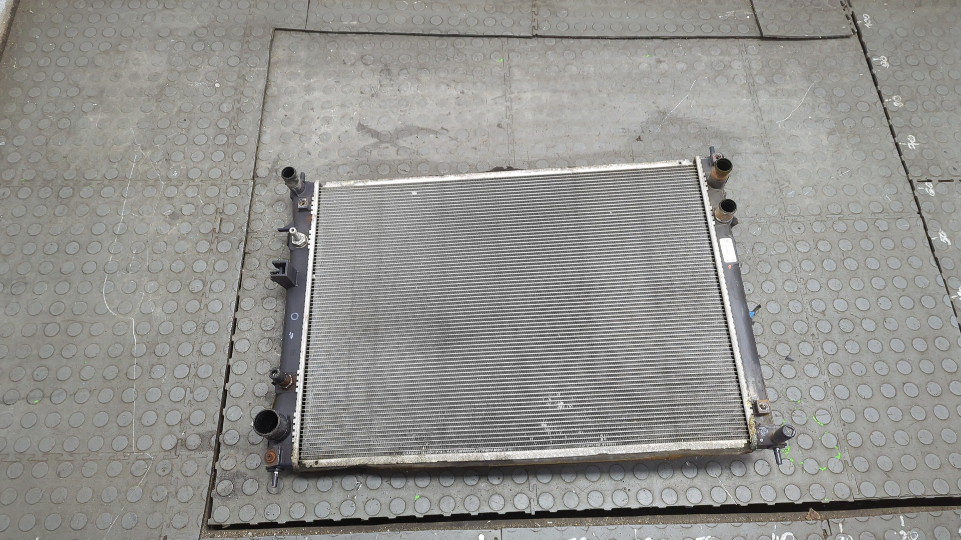 Радиатор охлаждения двигателя основной