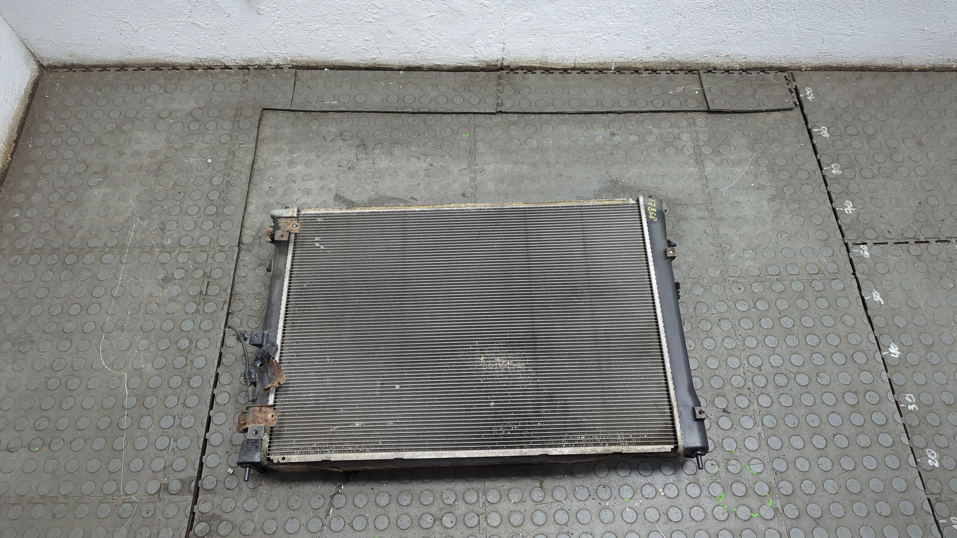 Радиатор охлаждения двигателя основной