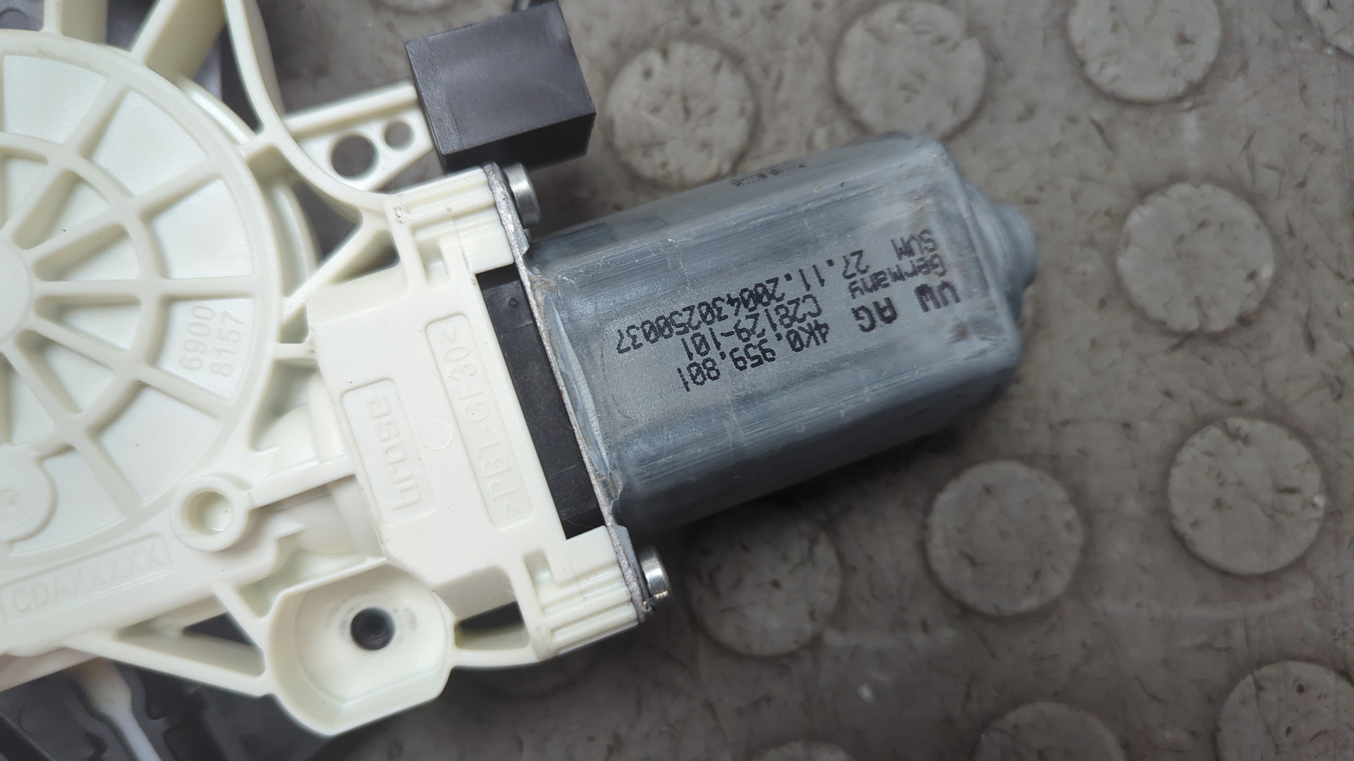 Стеклоподъемник электр. передний левый