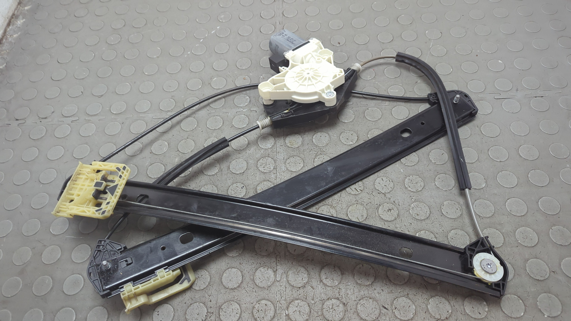 Стеклоподъемник электр. передний левый