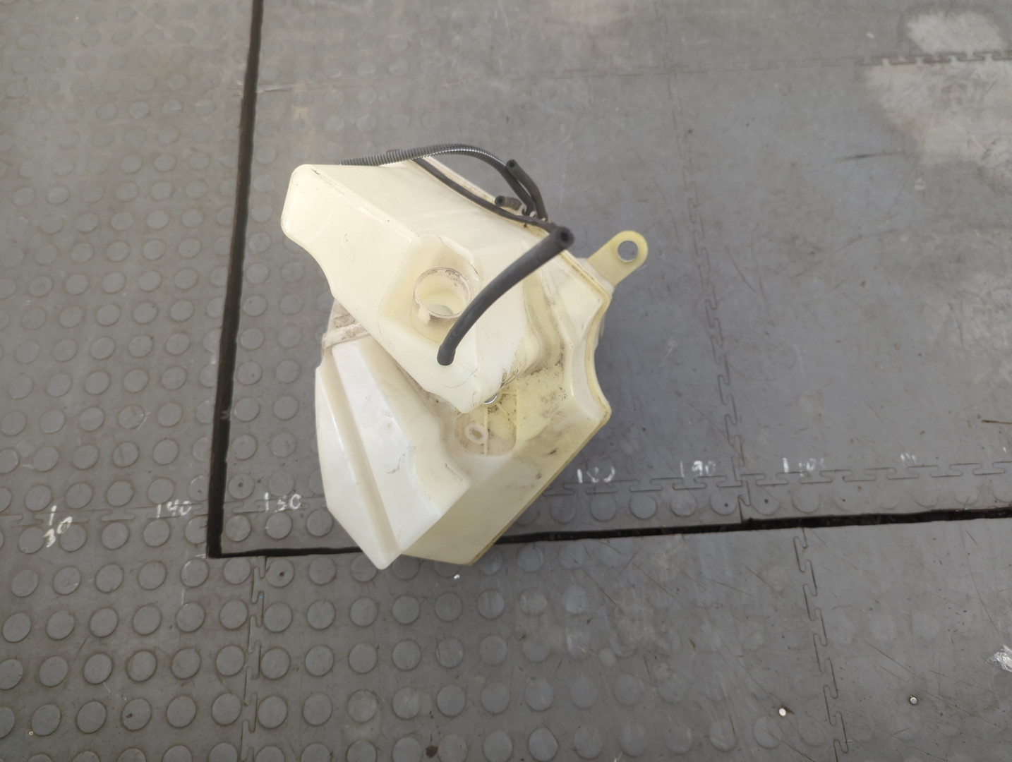 Бачок омывателя лобового стекла