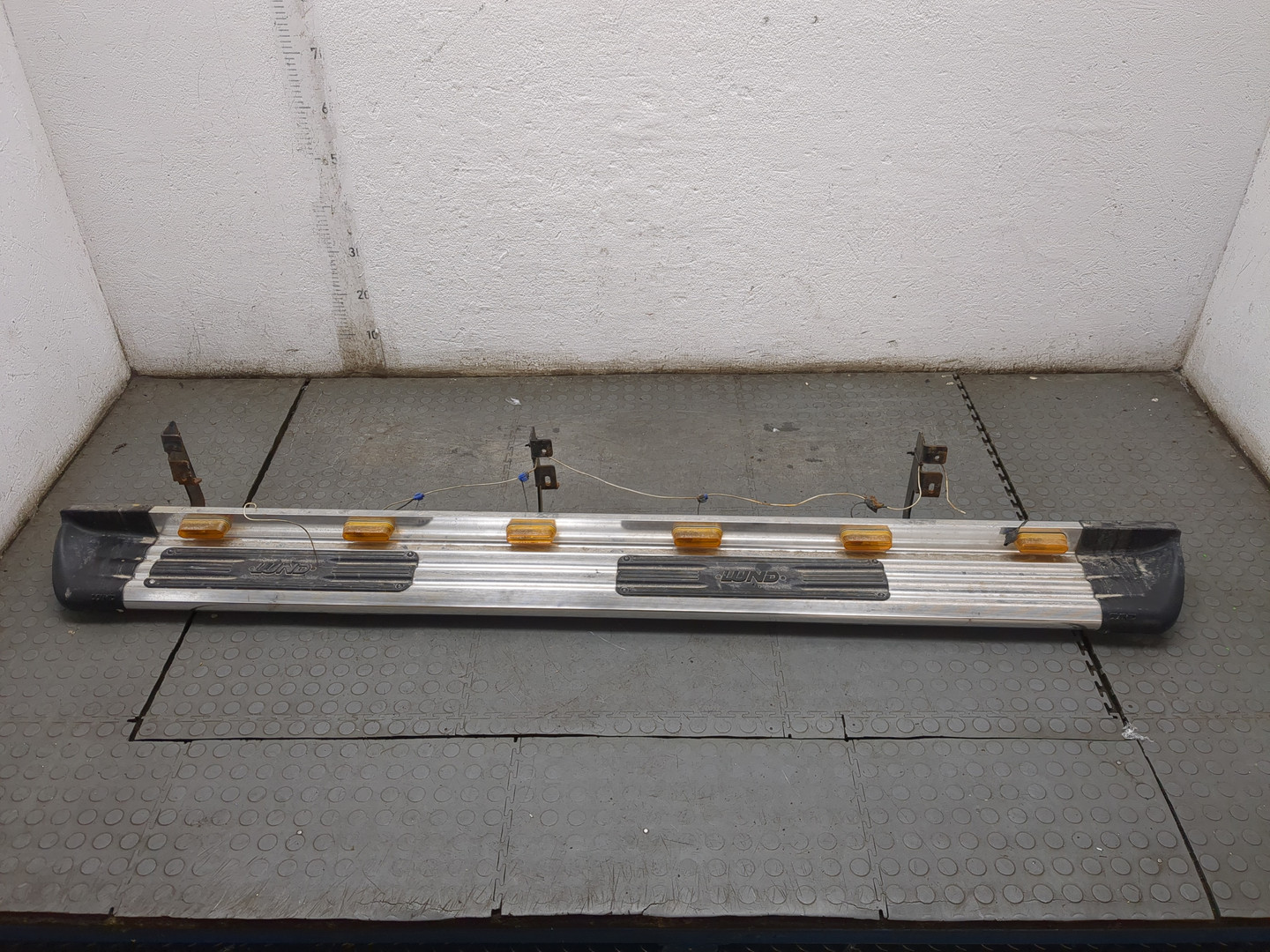 Подножка правая