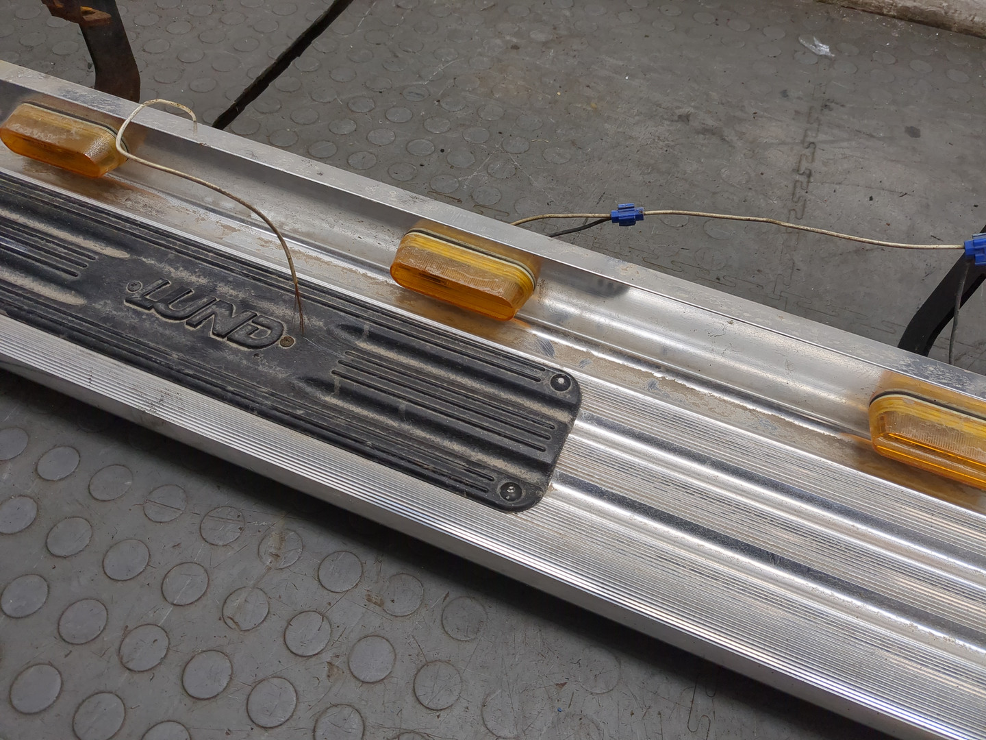 Подножка правая