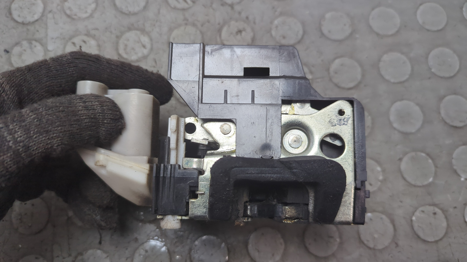 Замок двери сдвижной