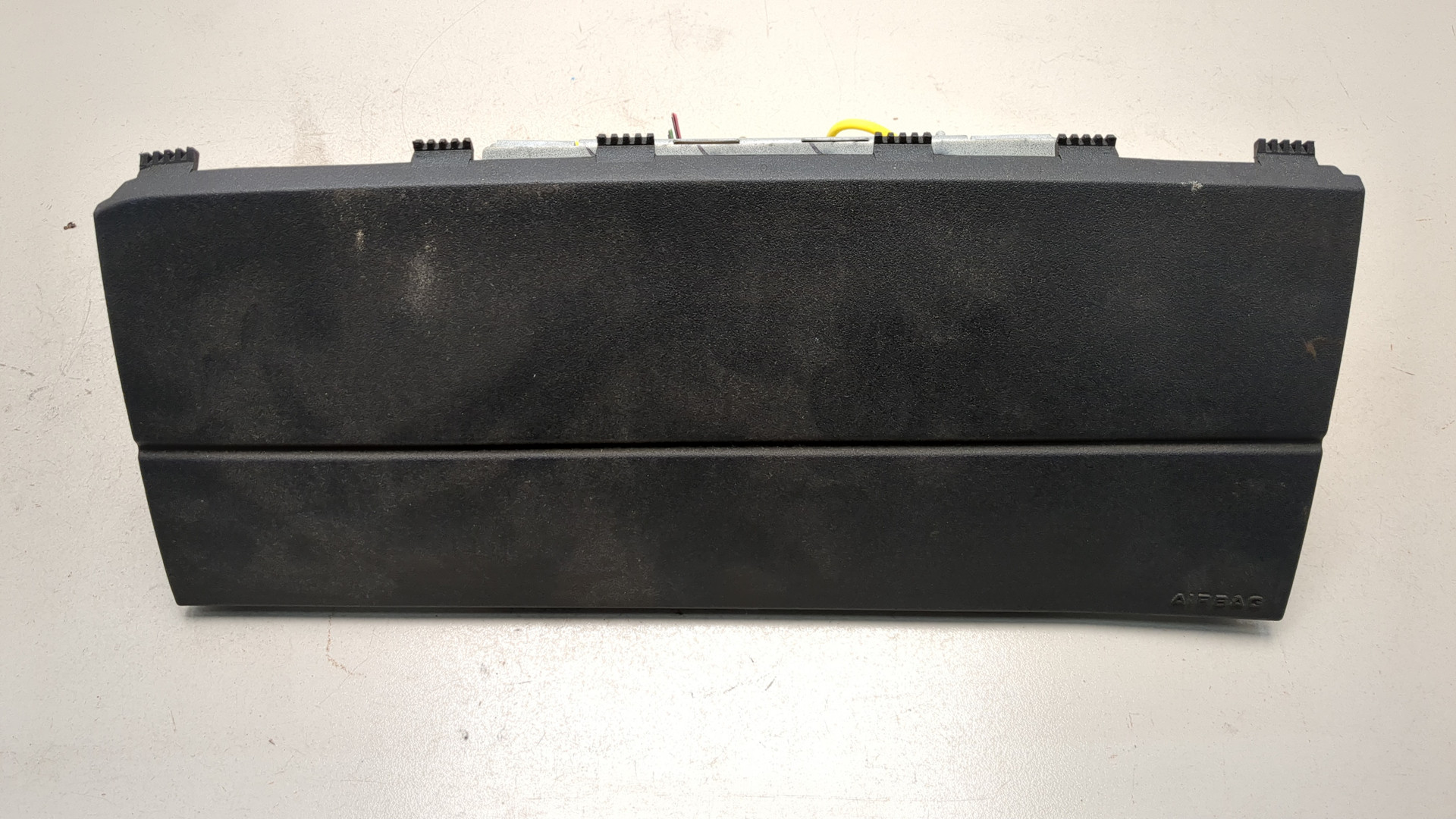 Подушка безопасности пассажирская (в торпедо)