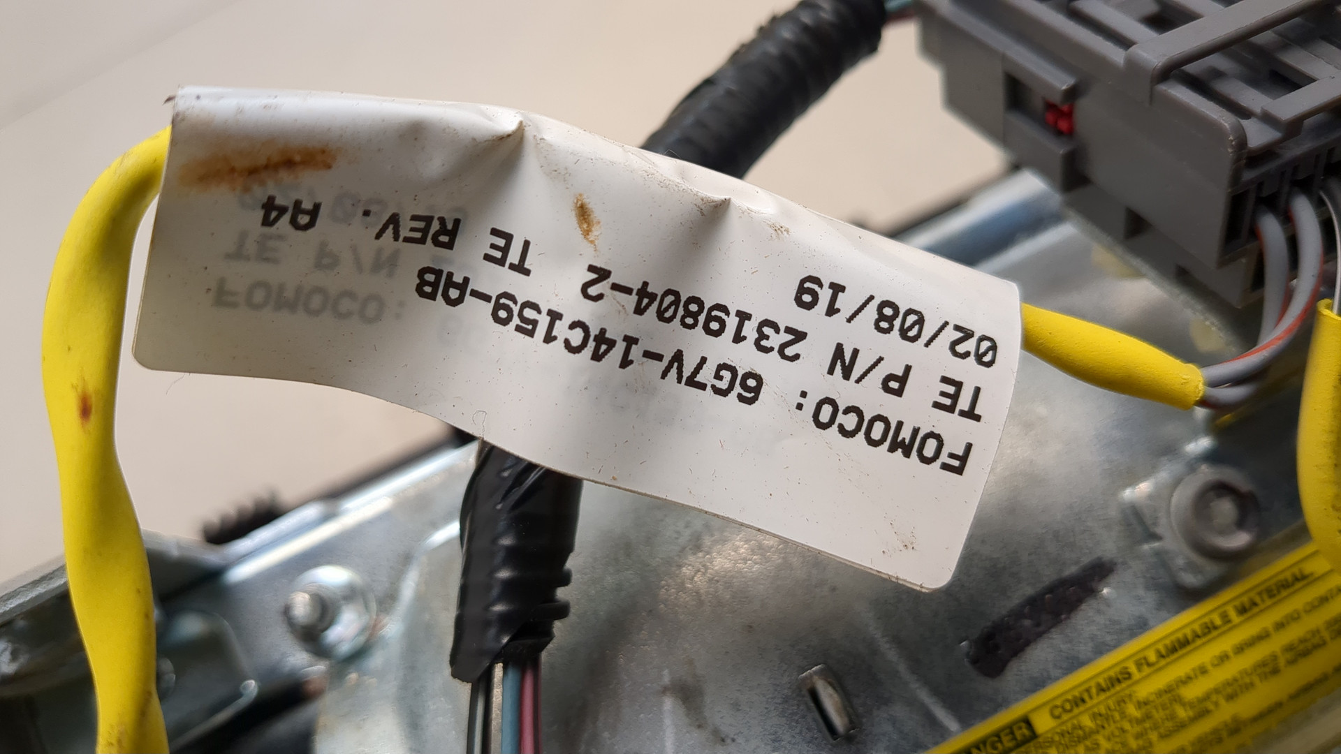 Подушка безопасности пассажирская (в торпедо)