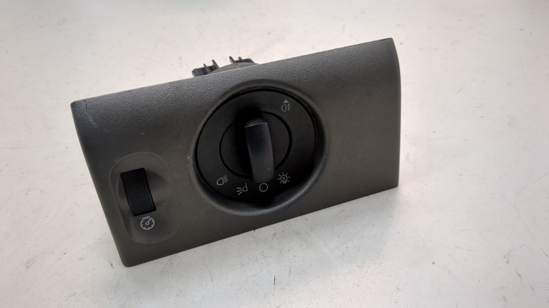 Переключатель света фар