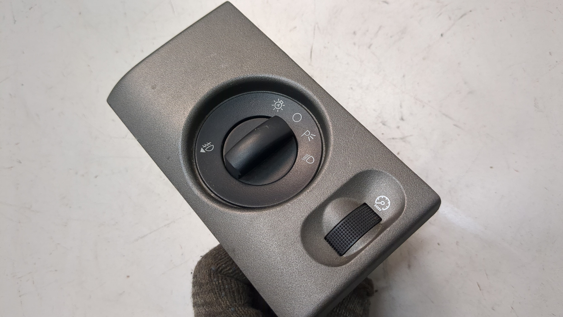 Переключатель света фар