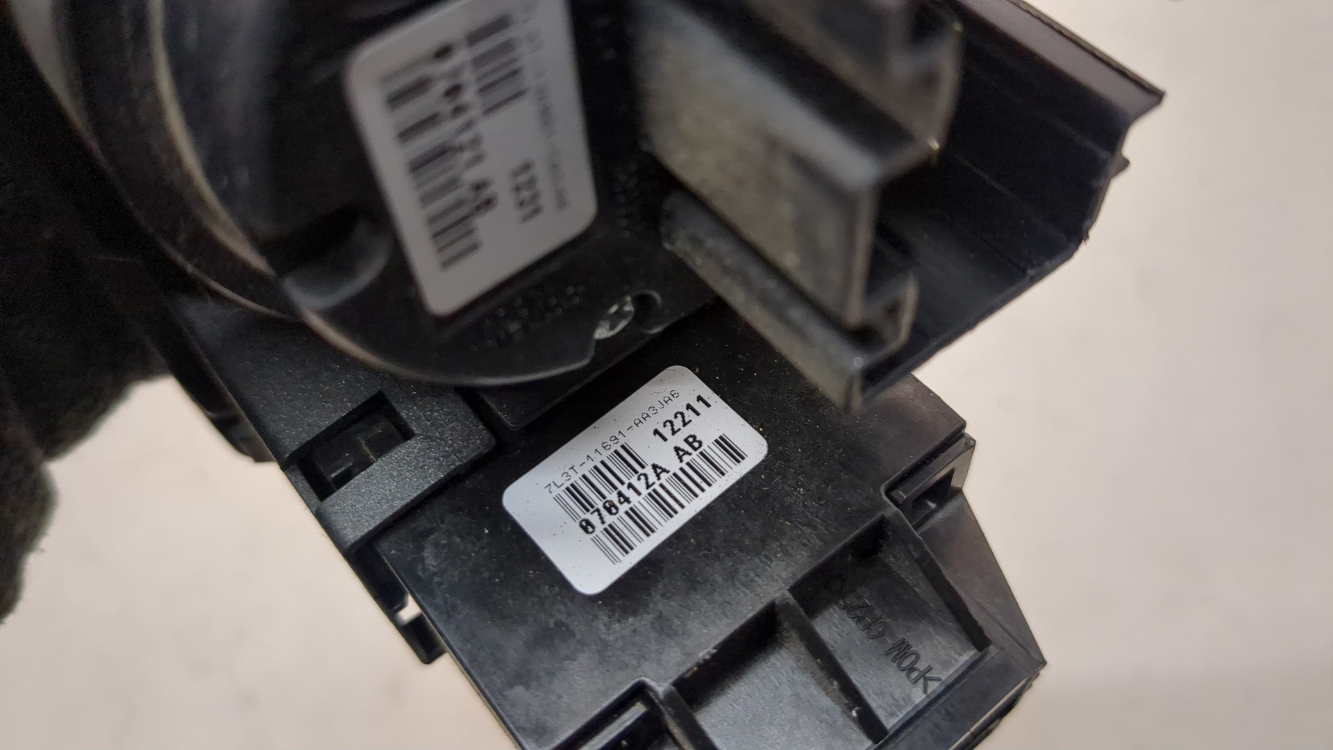 Переключатель света фар