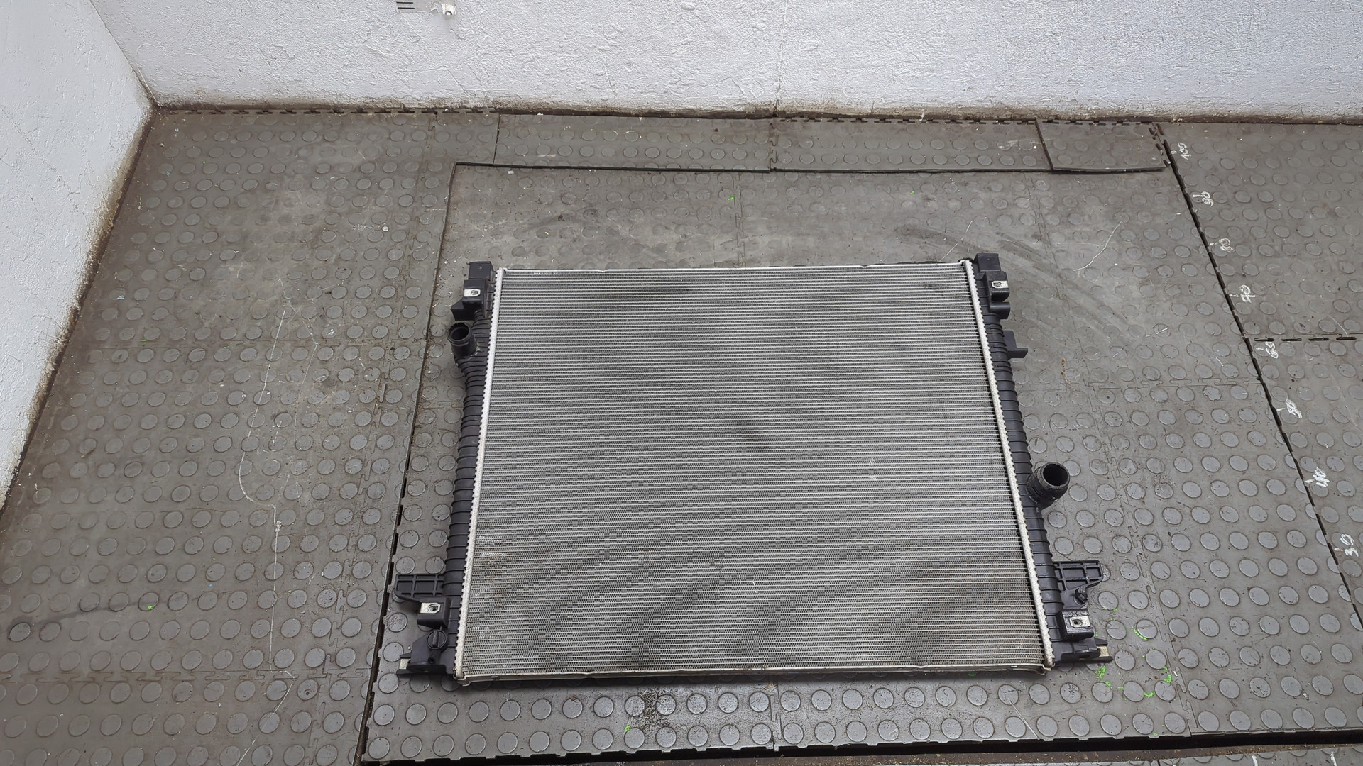 Радиатор охлаждения двигателя основной