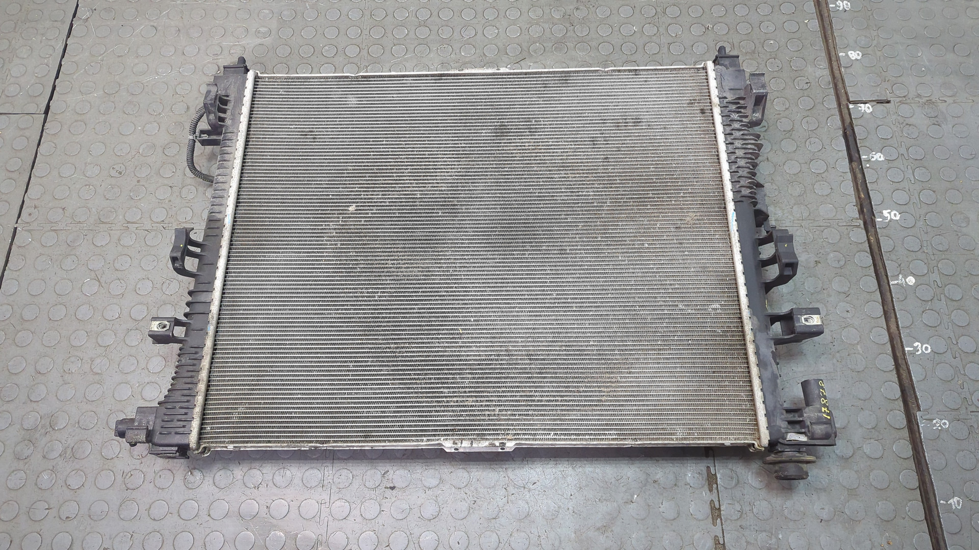 Радиатор охлаждения двигателя основной