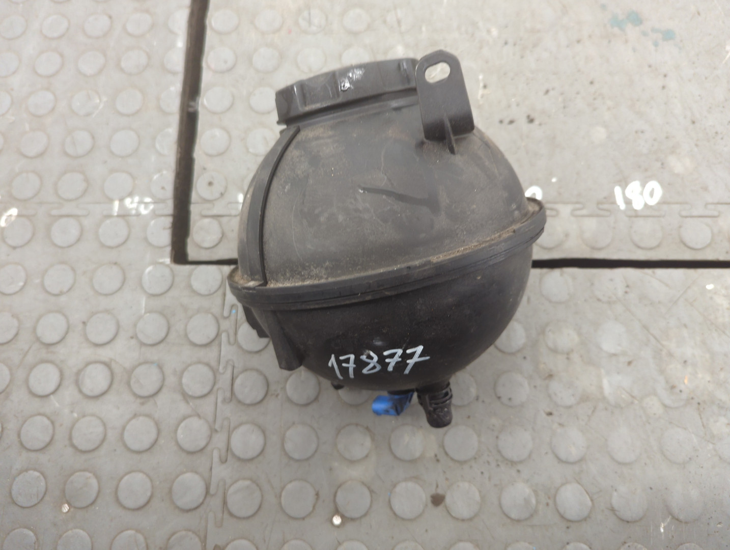 Бачок расширительный