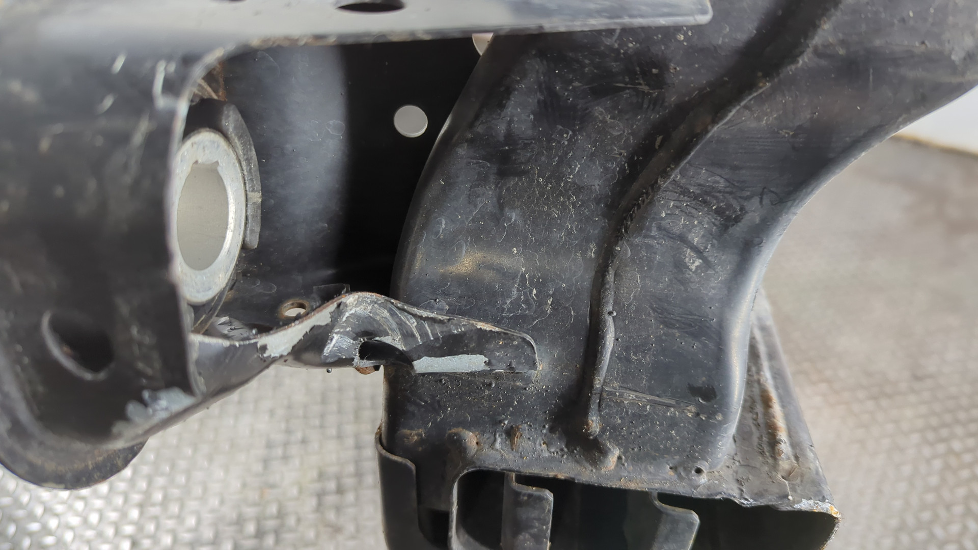 Балка подмоторная