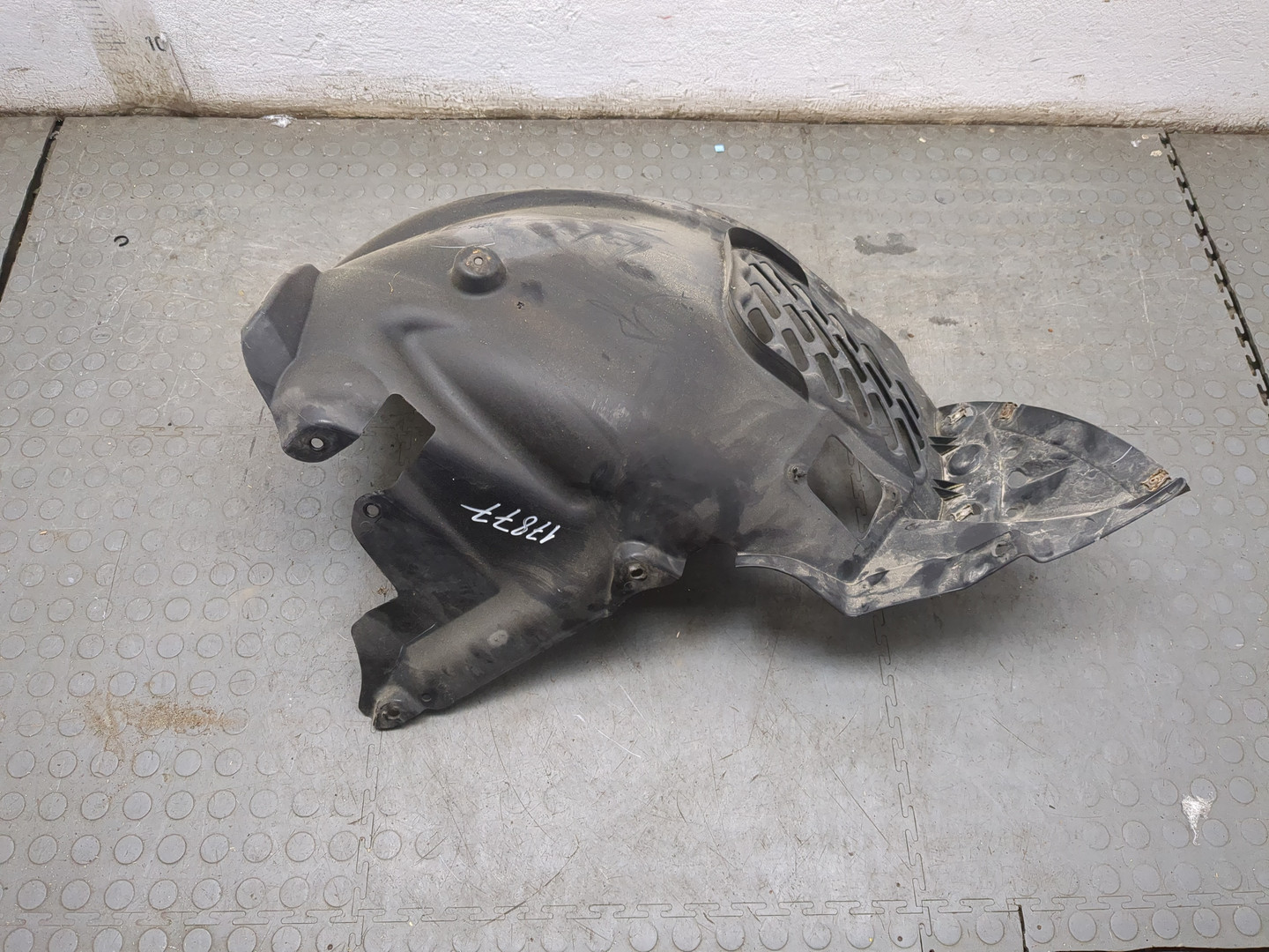 Локер передний левый