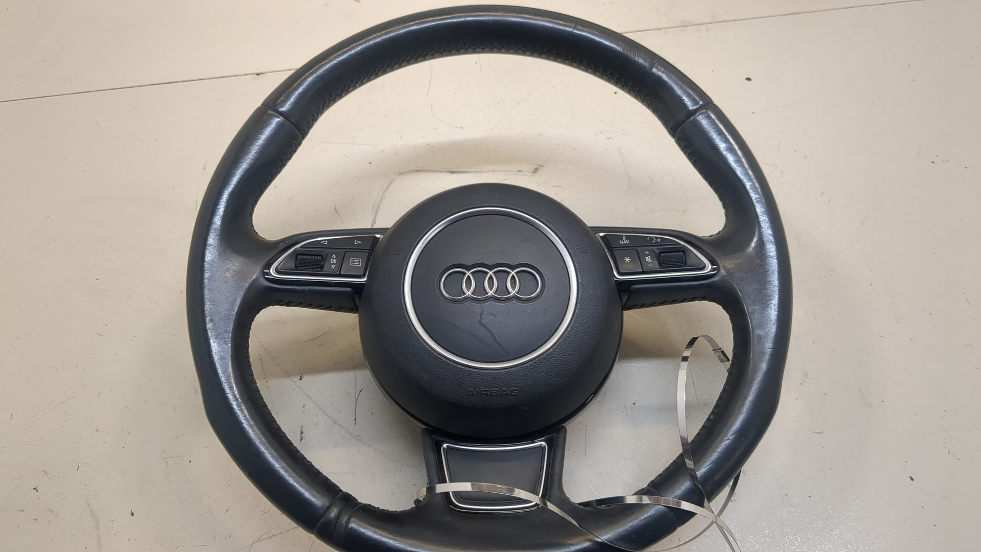 Рулевое колесо (руль)